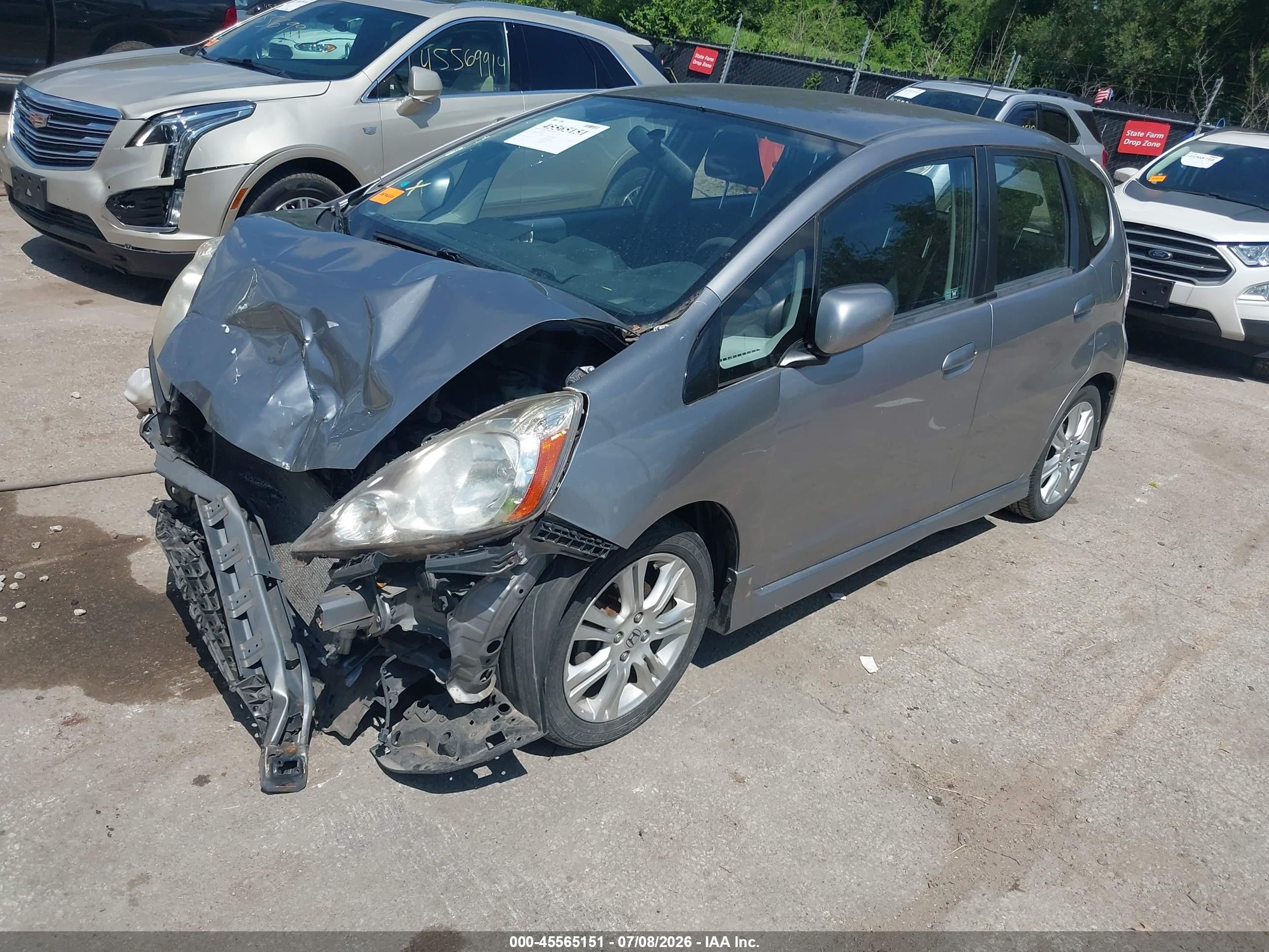 2009 Honda Fit Sport Silver vin: JHMGE884X9S008290