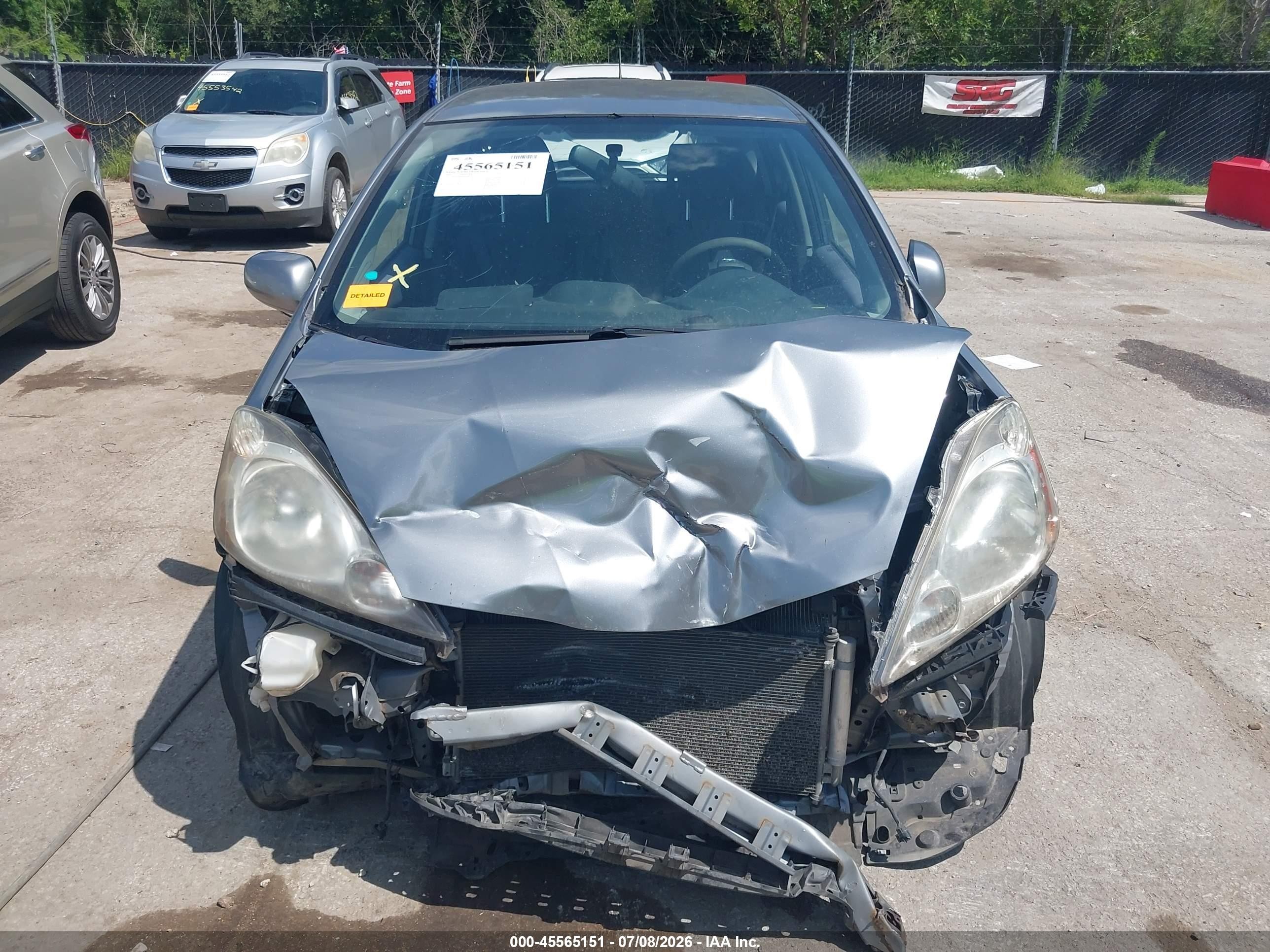 2009 Honda Fit Sport Silver vin: JHMGE884X9S008290