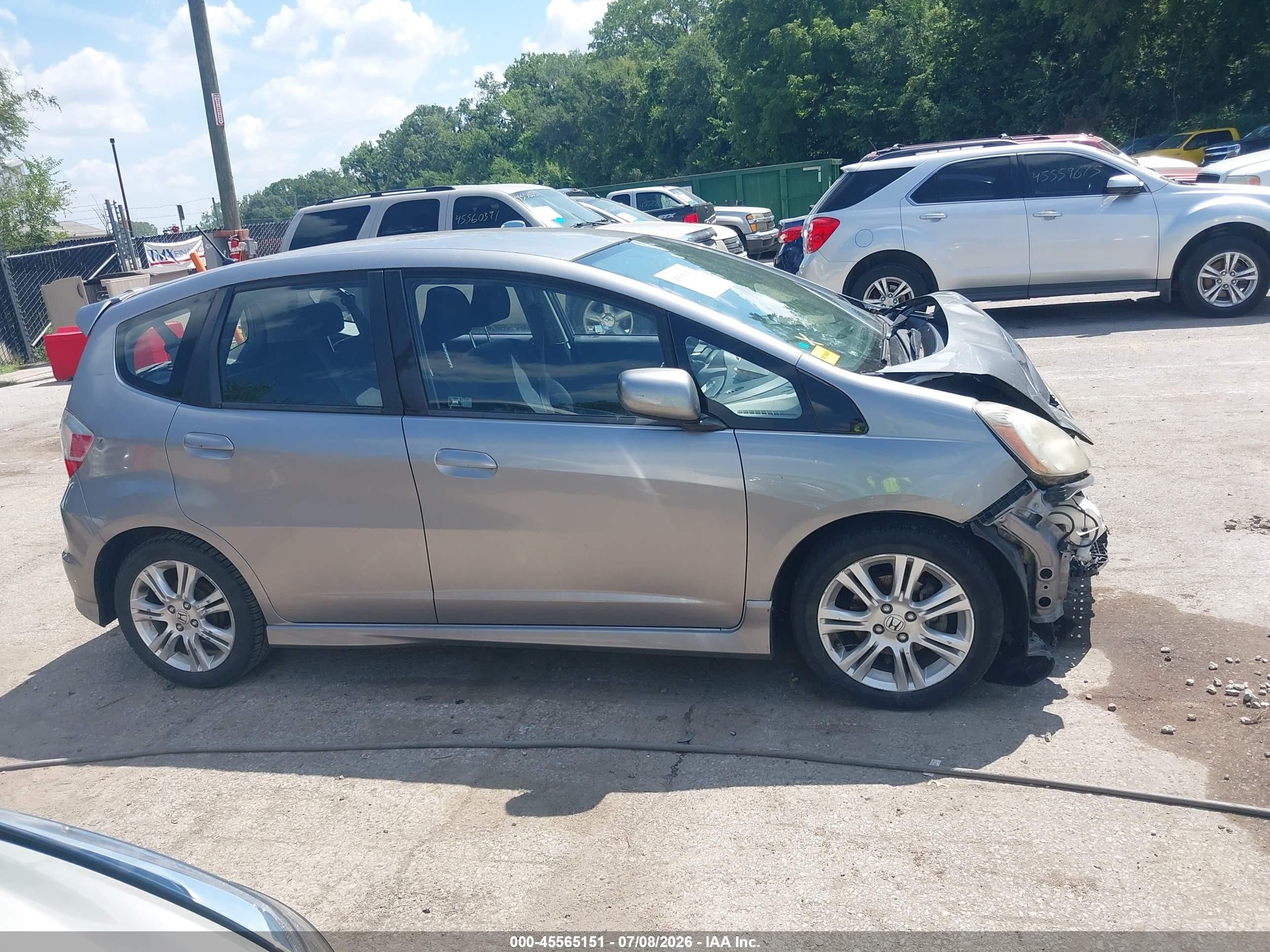 2009 Honda Fit Sport Silver vin: JHMGE884X9S008290