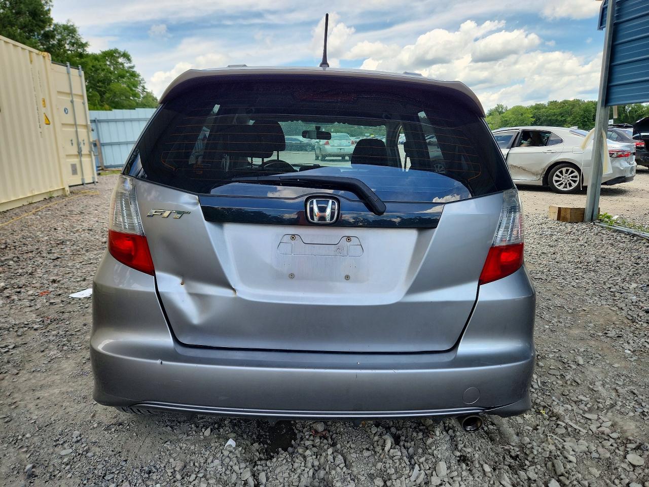 2009 Honda Fit Sport Silver vin: JHMGE884X9S029480