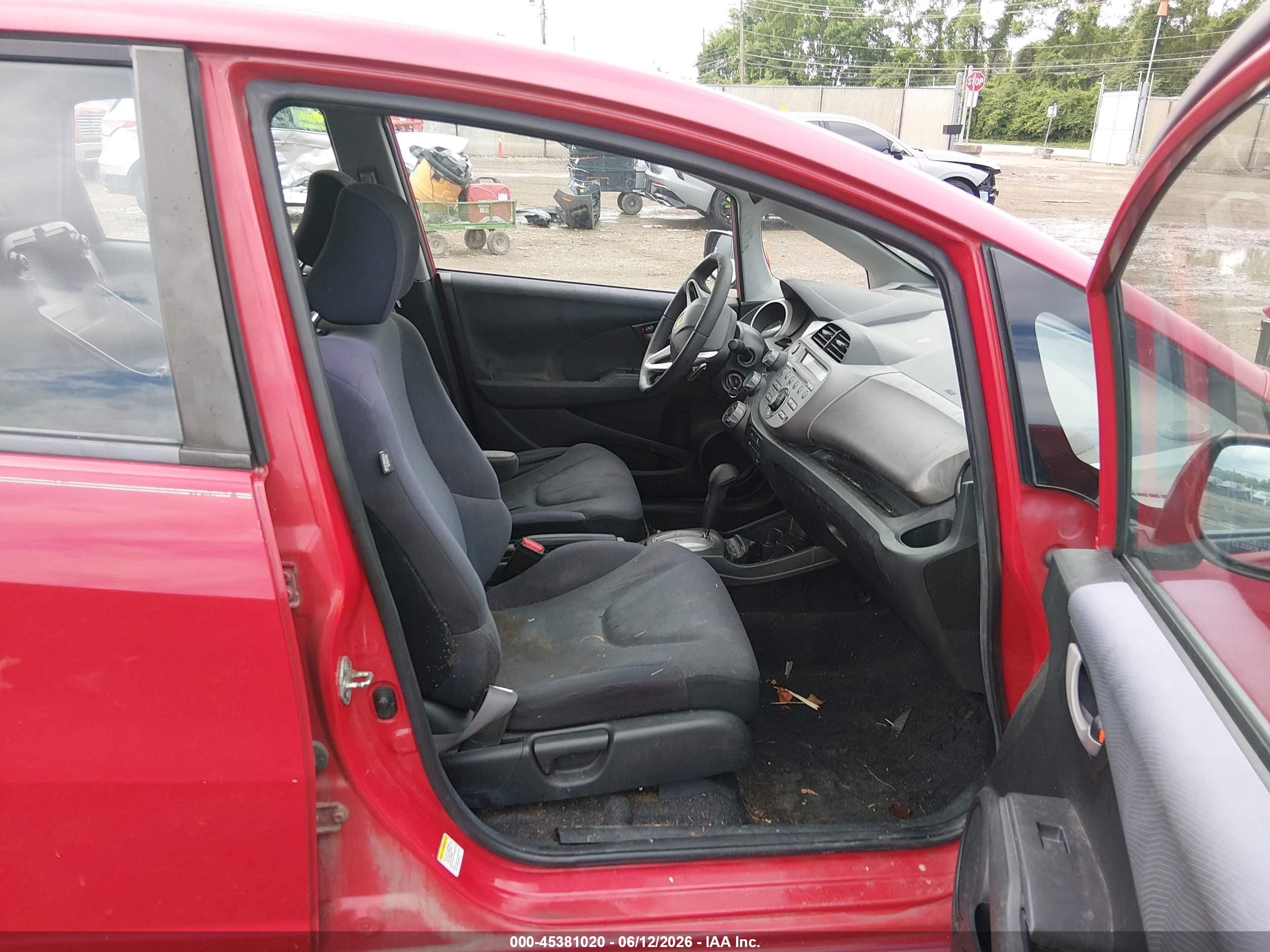 2009 Honda Fit Sport Red vin: JHMGE884X9S050846