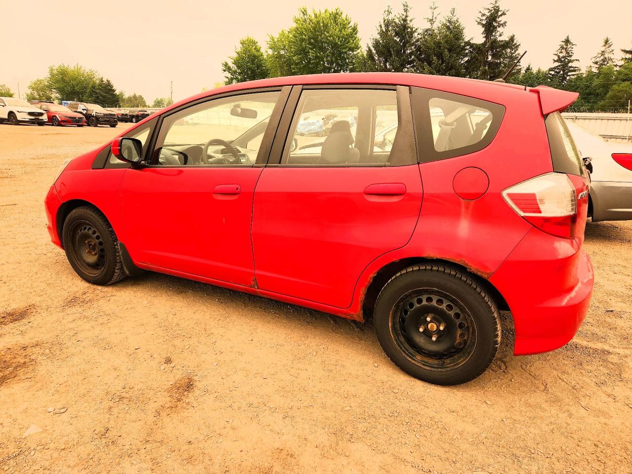 2009 Honda Fit Lx Red vin: JHMGE88539S802637