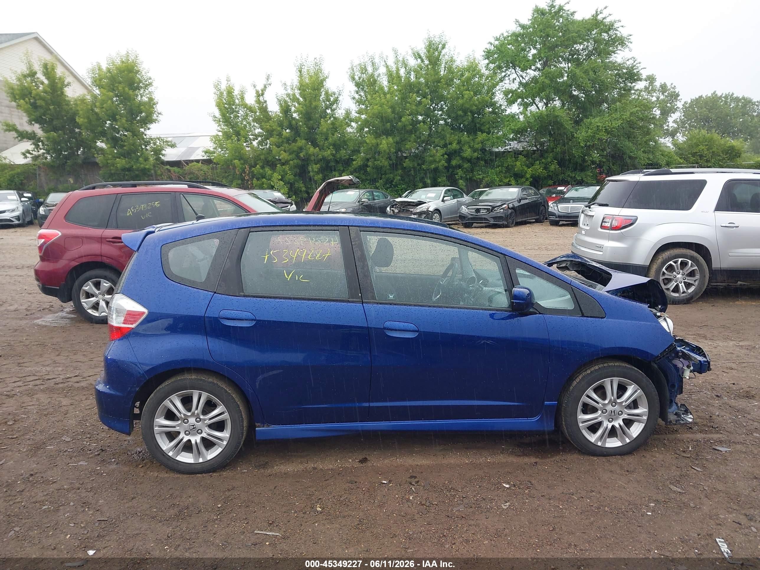 2009 Honda Fit Sport Blue vin: JHMGE88609S008204