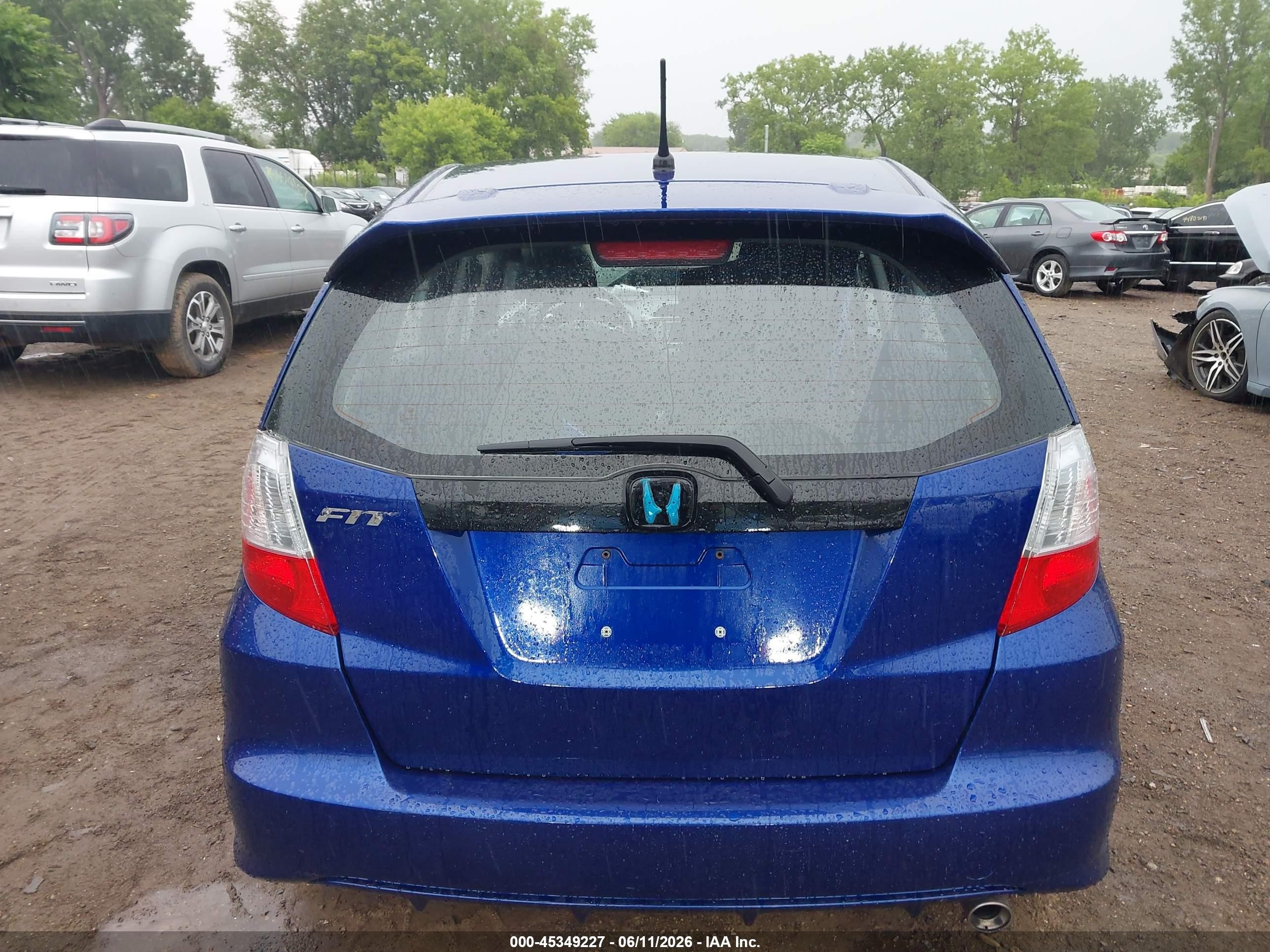 2009 Honda Fit Sport Blue vin: JHMGE88609S008204