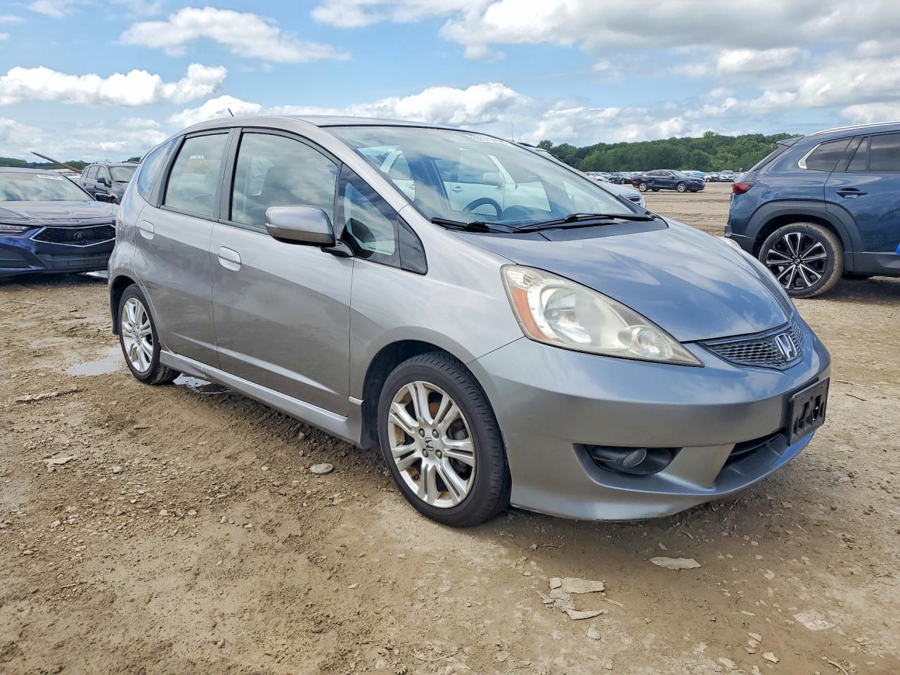 2009 Honda Fit Sport Silver vin: JHMGE88649S006522