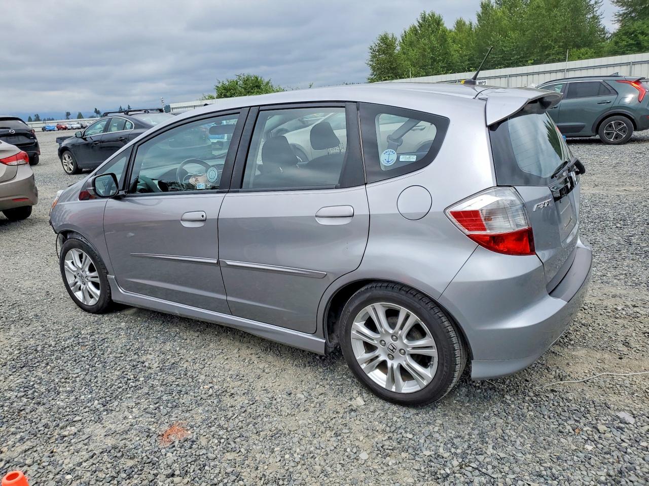 2009 Honda Fit Sport Silver vin: JHMGE88669S006554