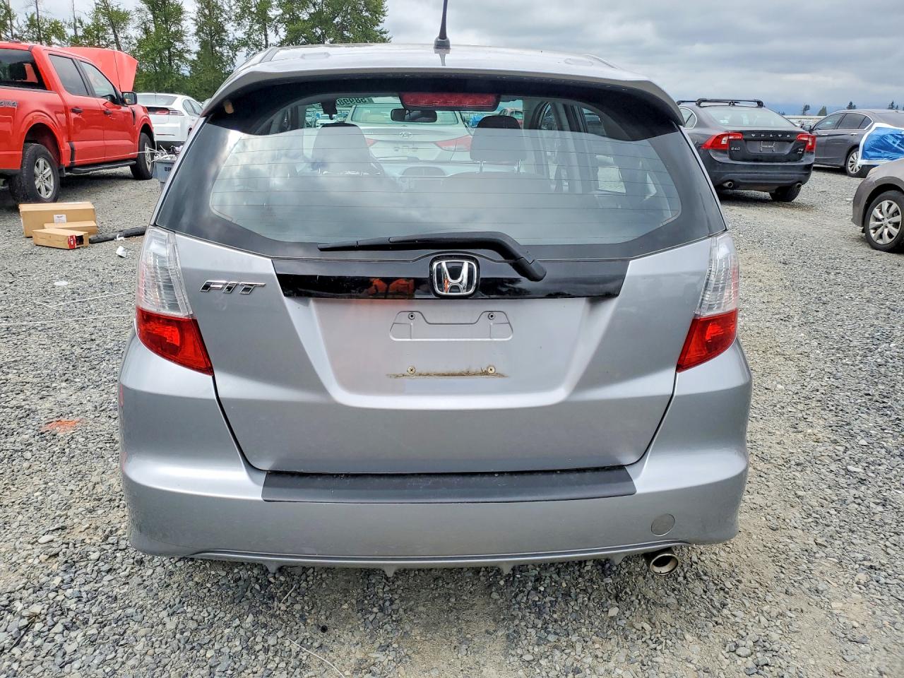 2009 Honda Fit Sport Silver vin: JHMGE88669S006554
