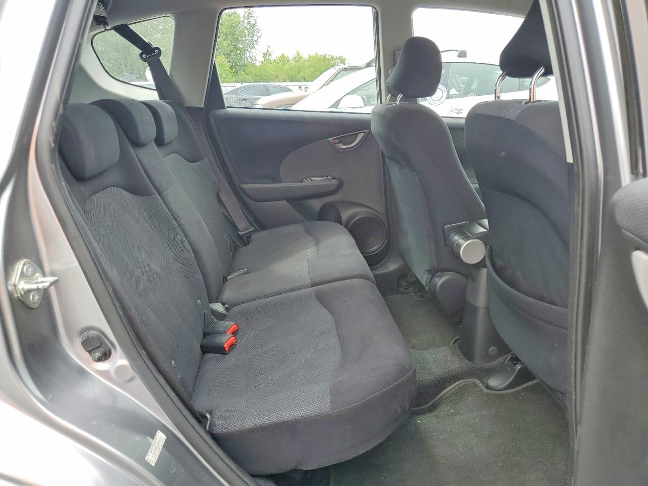 2009 Honda Fit Sport Silver vin: JHMGE88669S006554