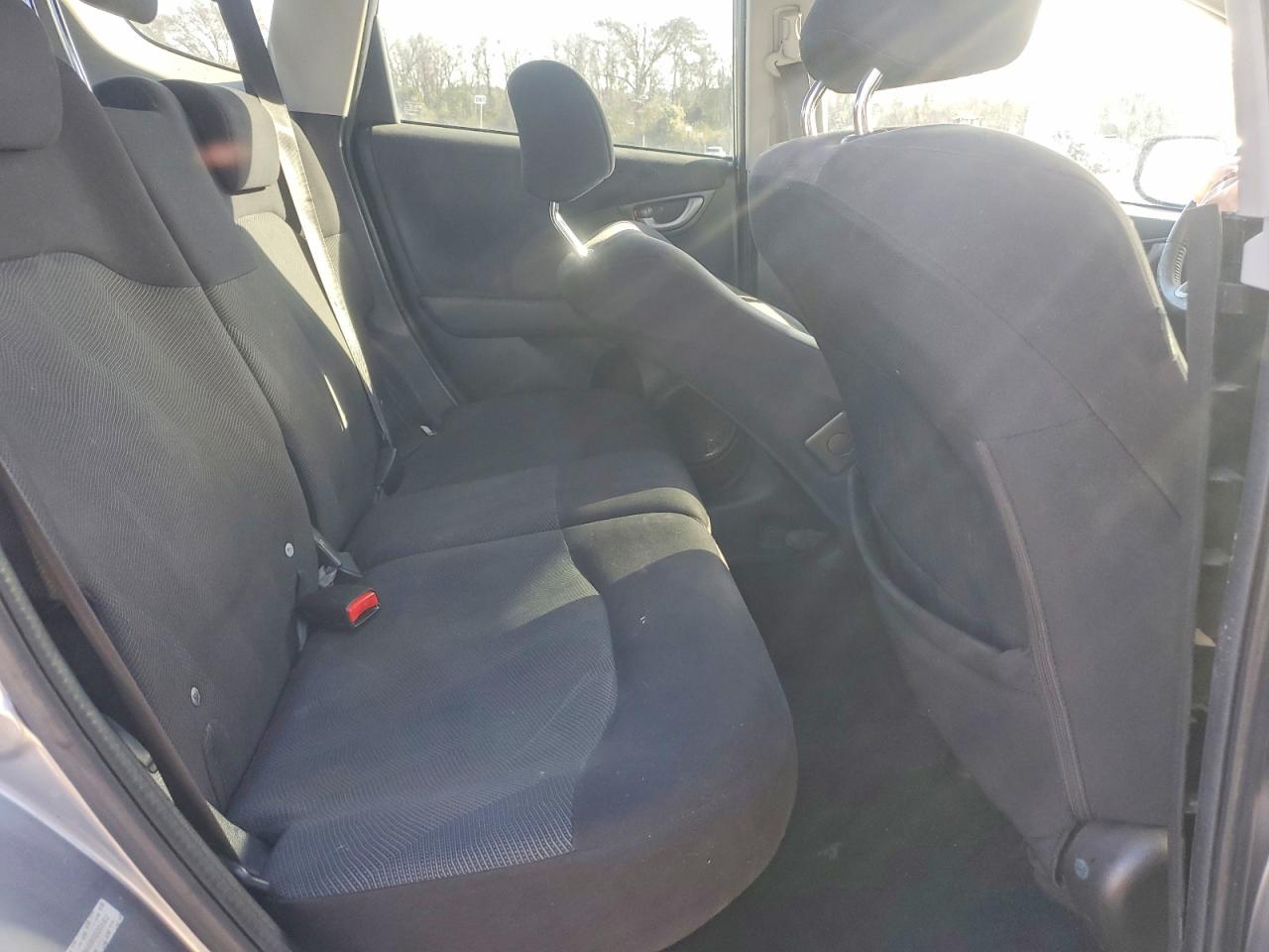 2009 Honda Fit Sport Silver vin: JHMGE88669S020583