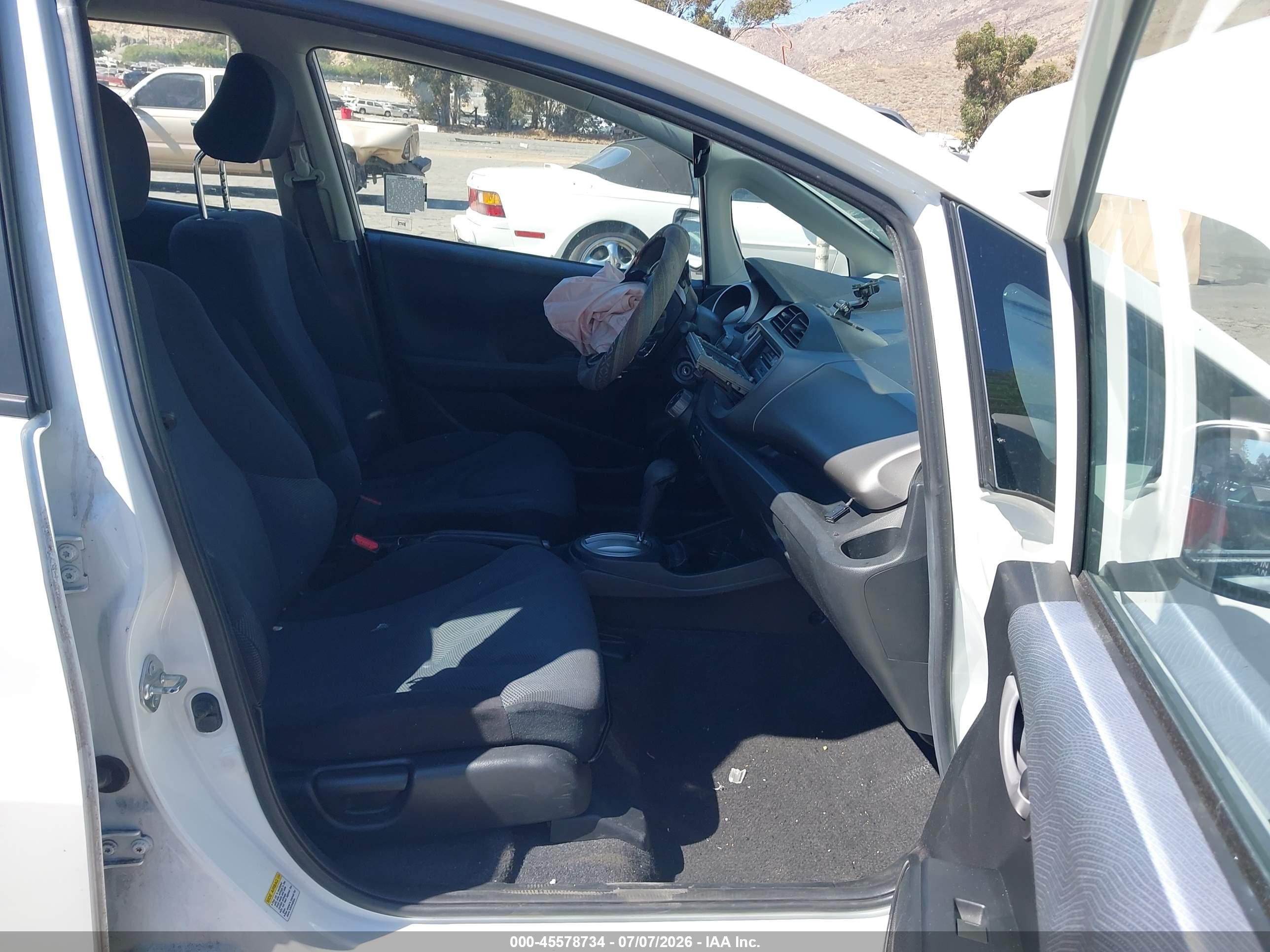 2009 Honda Fit Sport White vin: JHMGE88669S060324