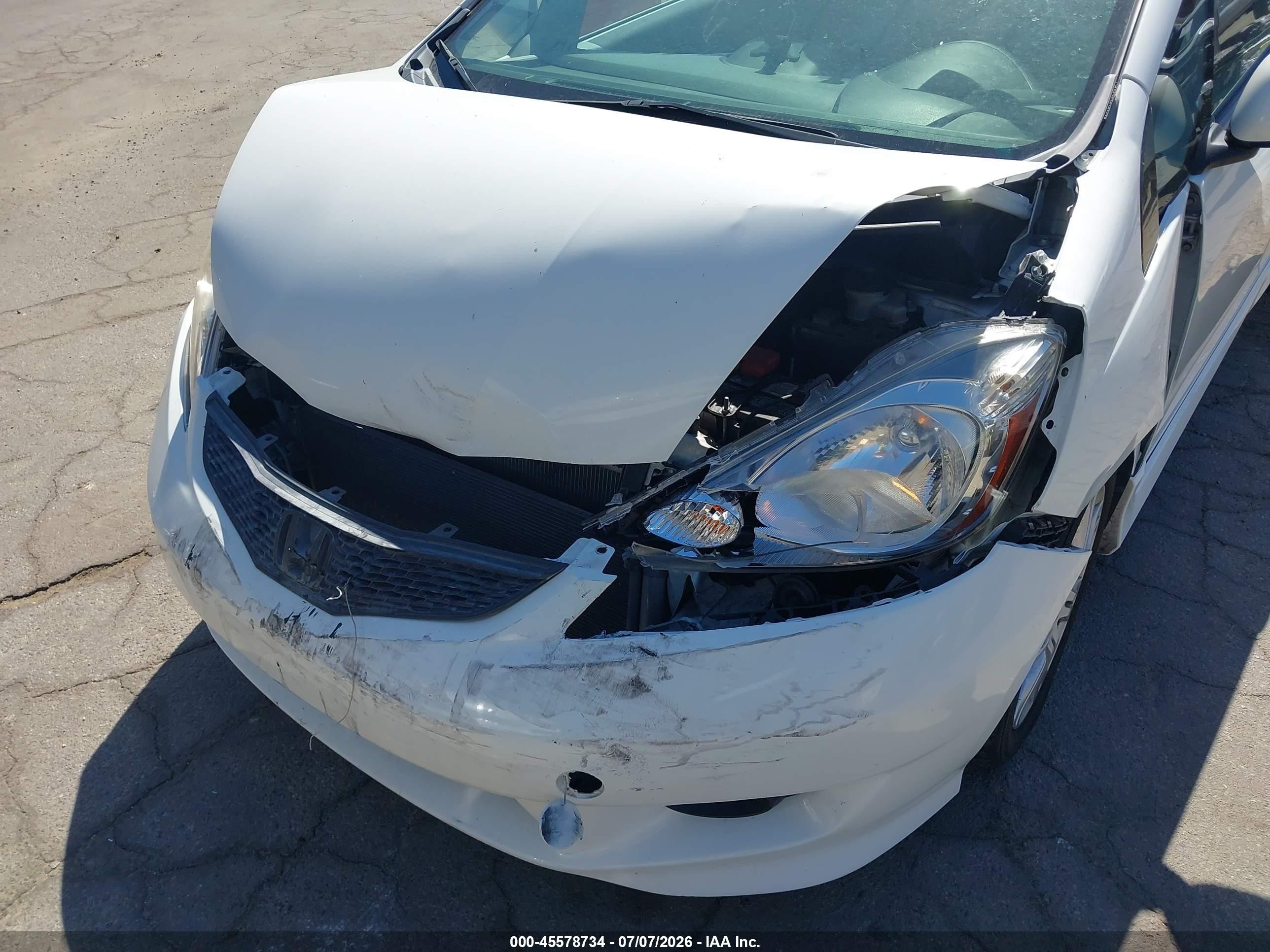 2009 Honda Fit Sport White vin: JHMGE88669S060324