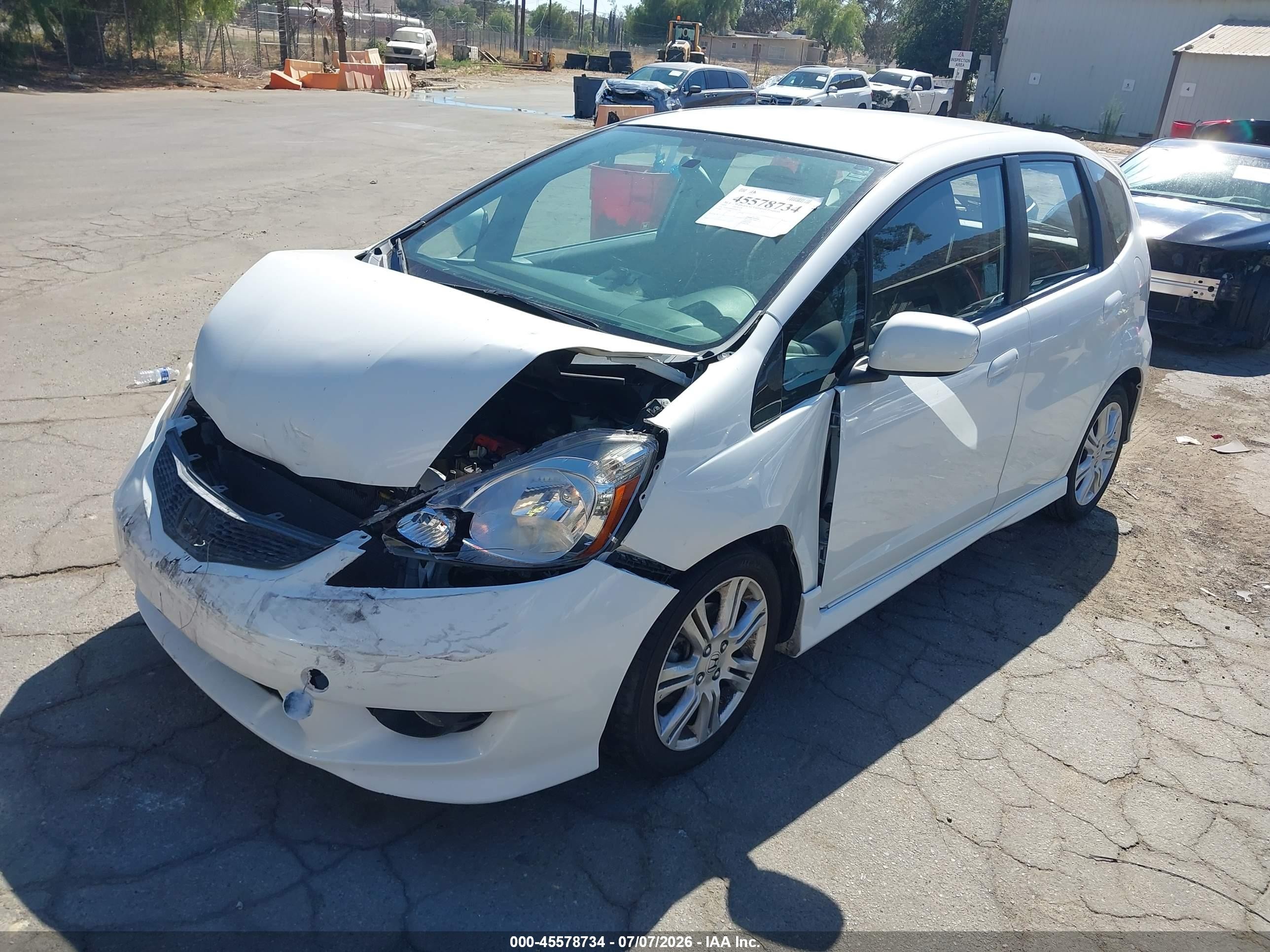 2009 Honda Fit Sport White vin: JHMGE88669S060324