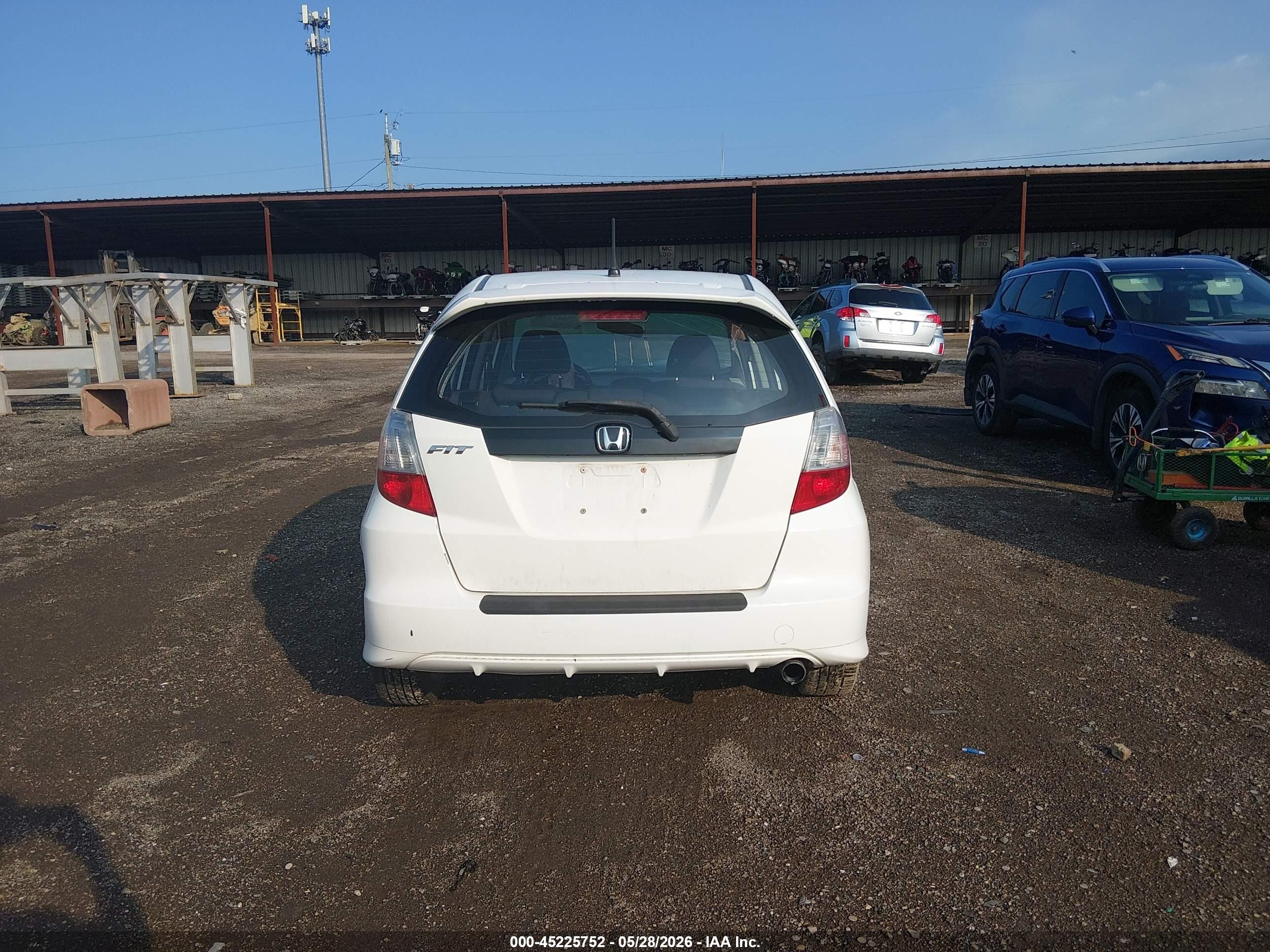 2009 Honda Fit Sport Белый vin: JHMGE88669S062705