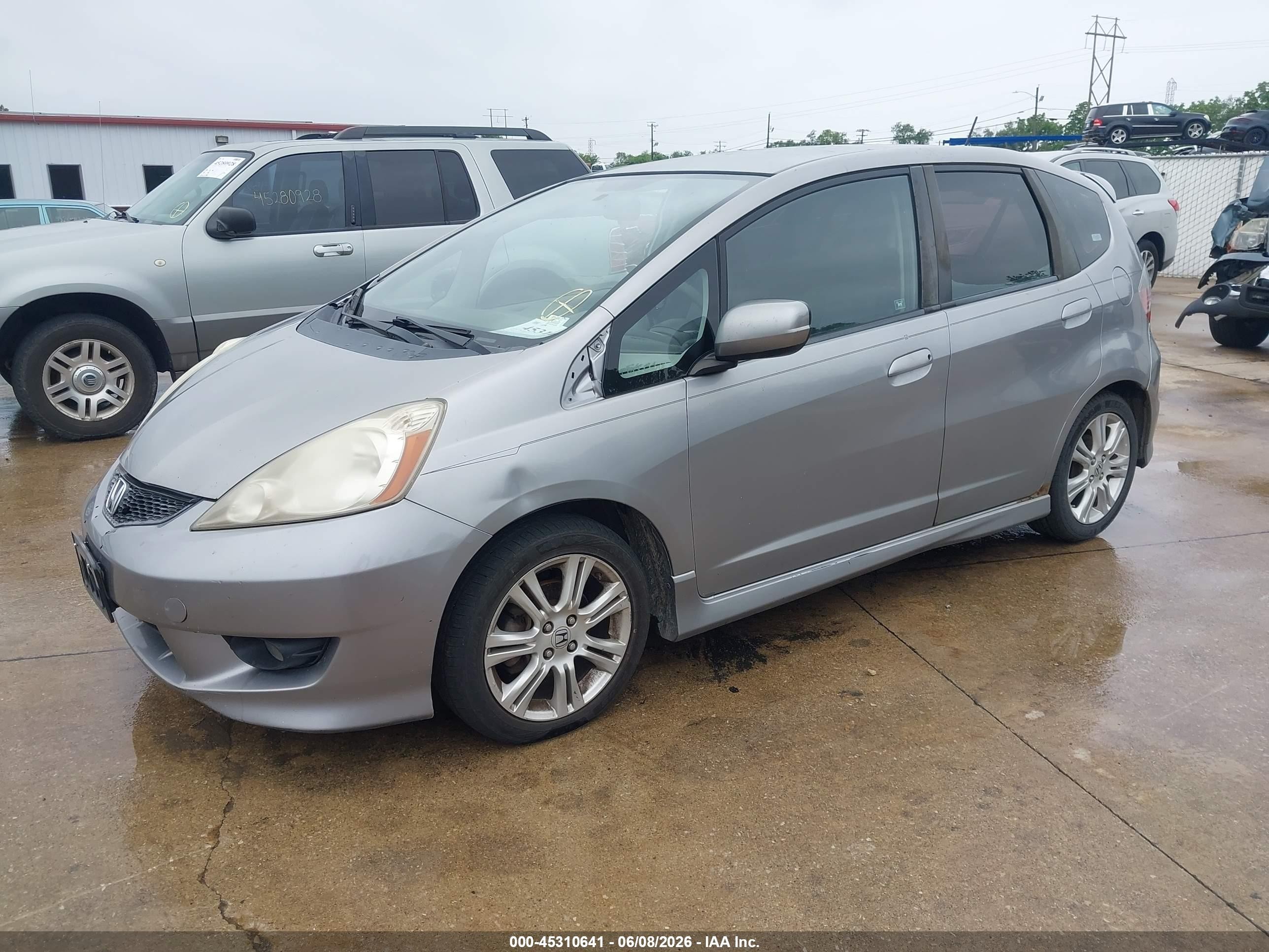 2009 Honda Fit Sport Silver vin: JHMGE88679S030085