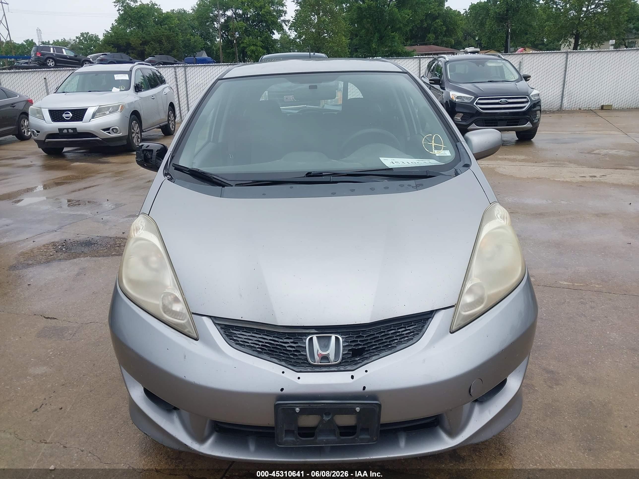 2009 Honda Fit Sport Silver vin: JHMGE88679S030085