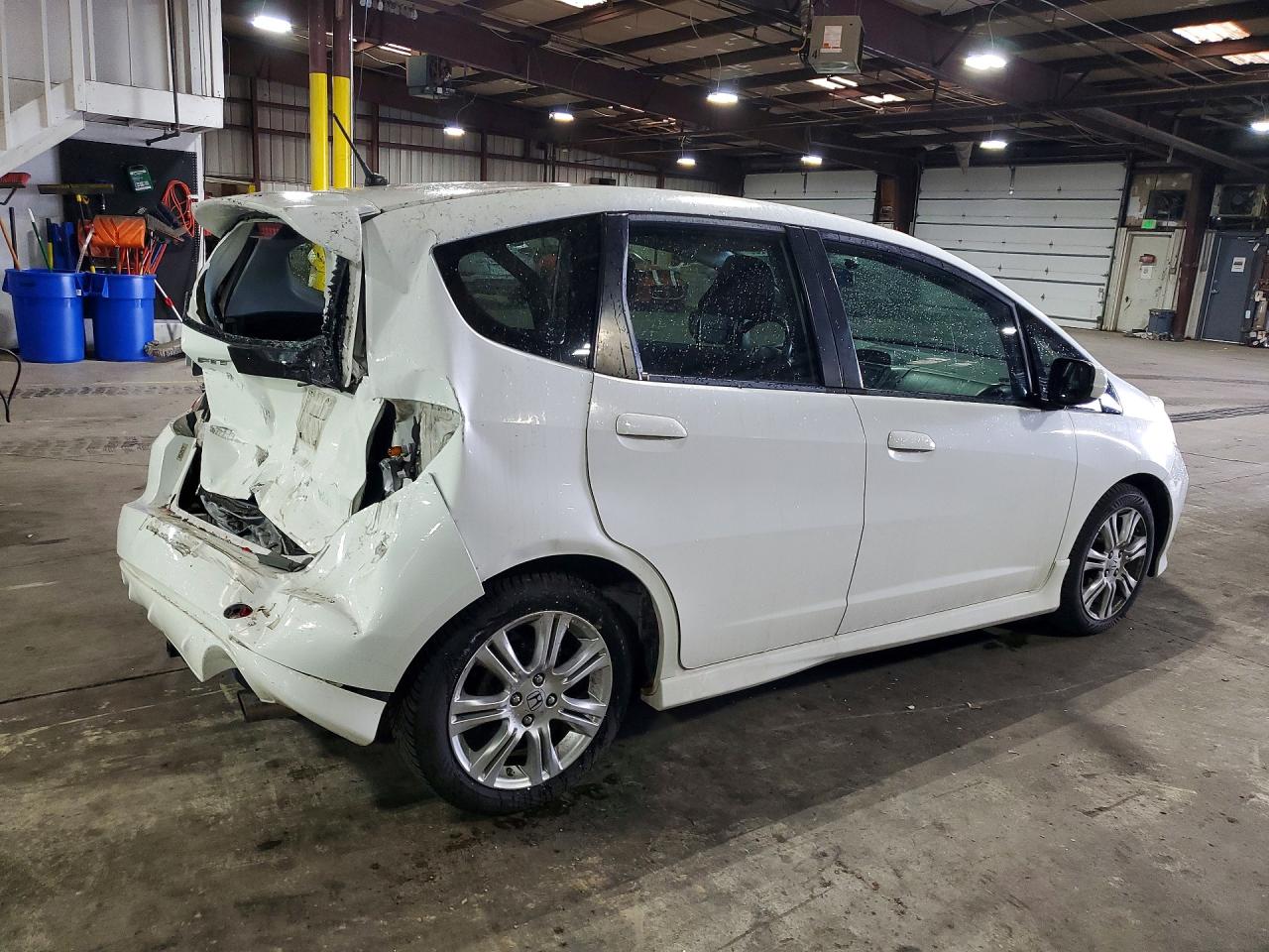 2009 Honda Fit Sport White vin: JHMGE88679S051776