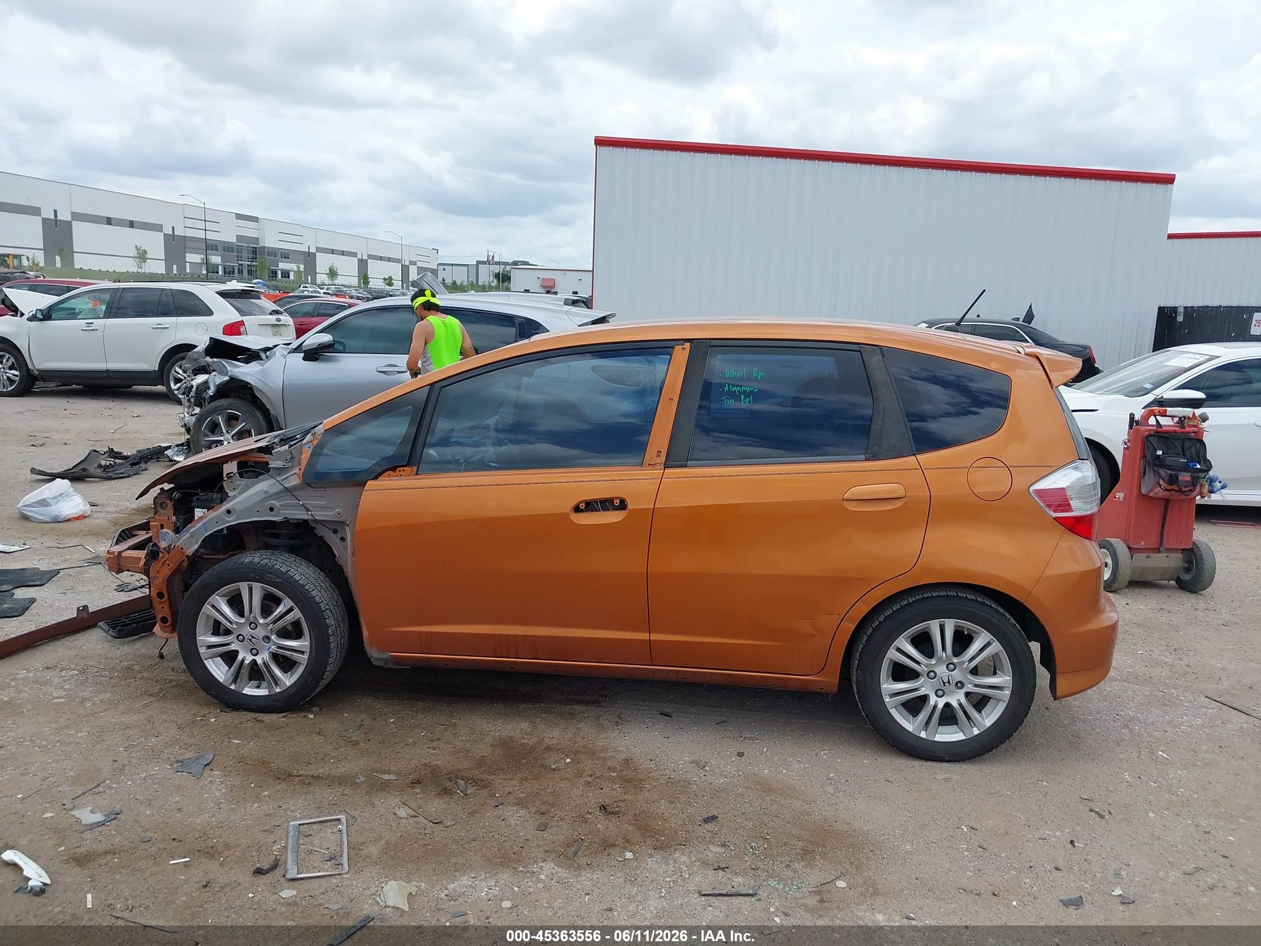 2009 Honda Fit Sport Orange vin: JHMGE88699S016267
