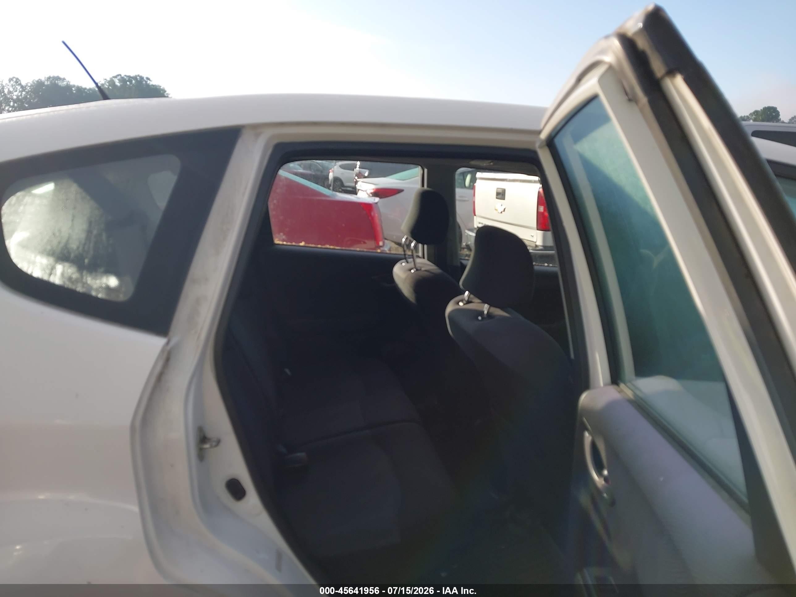2009 Honda Fit Sport White vin: JHMGE88699S062682