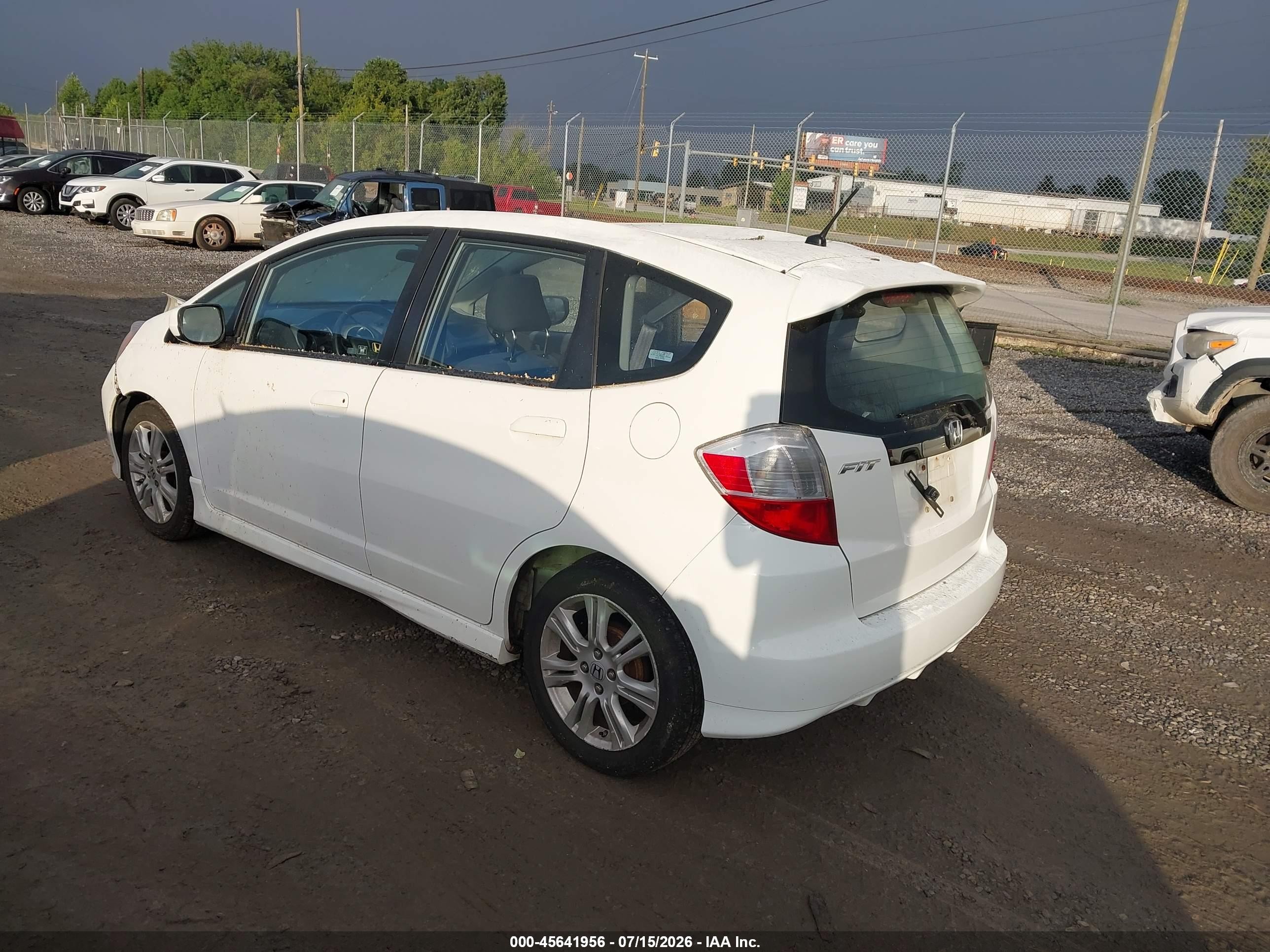 2009 Honda Fit Sport White vin: JHMGE88699S062682