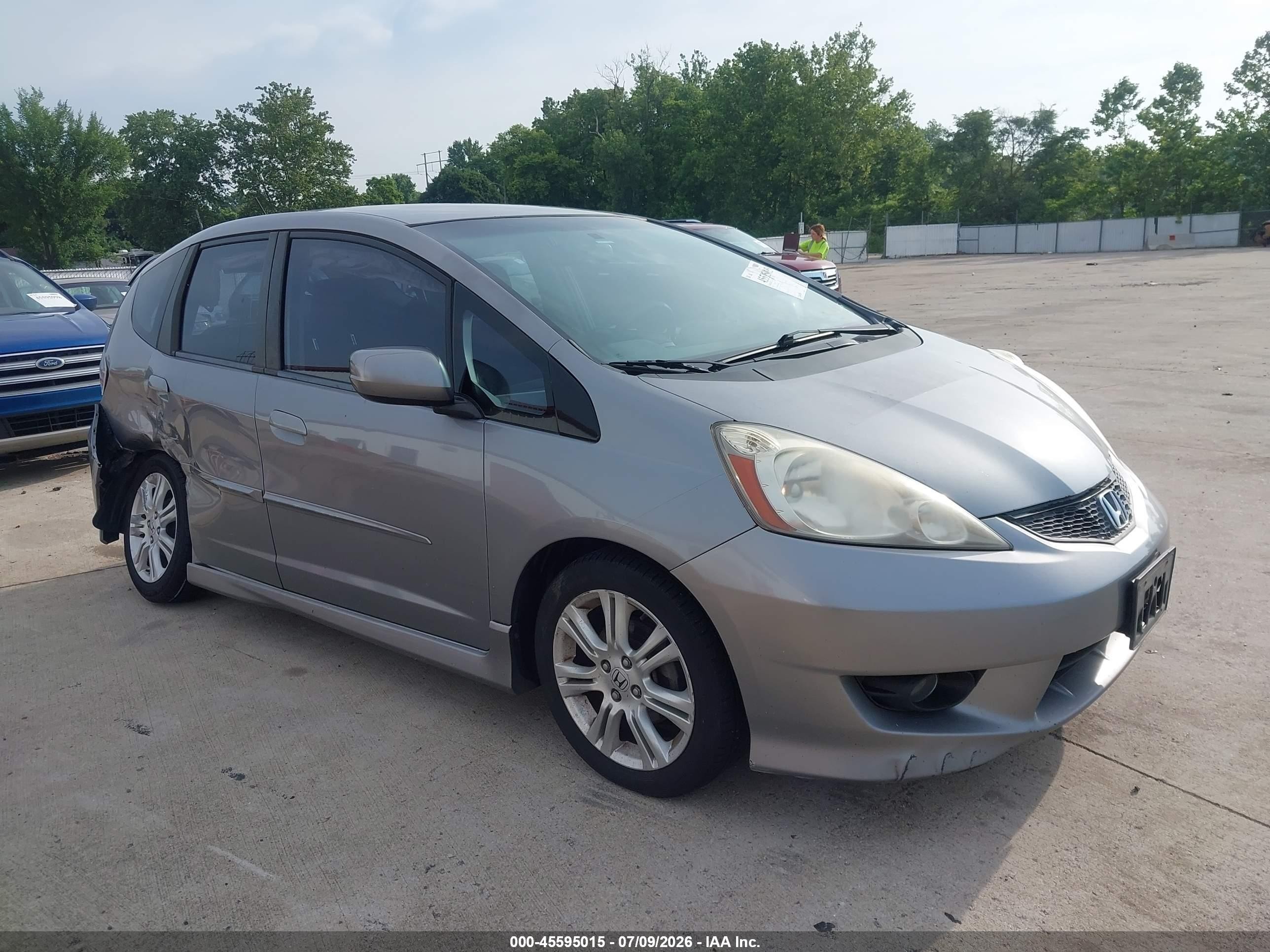 2009 Honda Fit Sport Gray vin: JHMGE886X9S013880