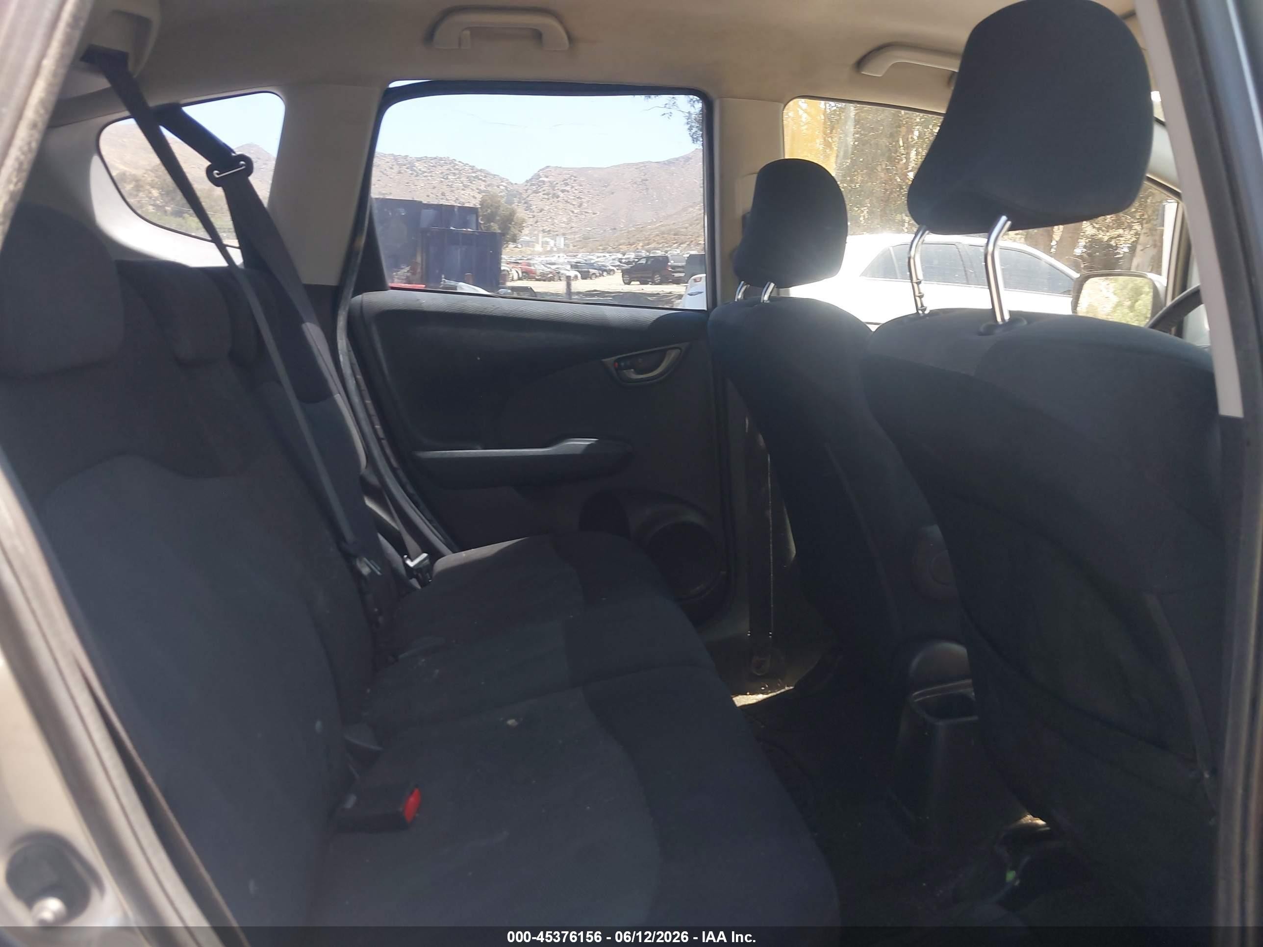 2009 Honda Fit Sport Silver vin: JHMGE886X9S020599