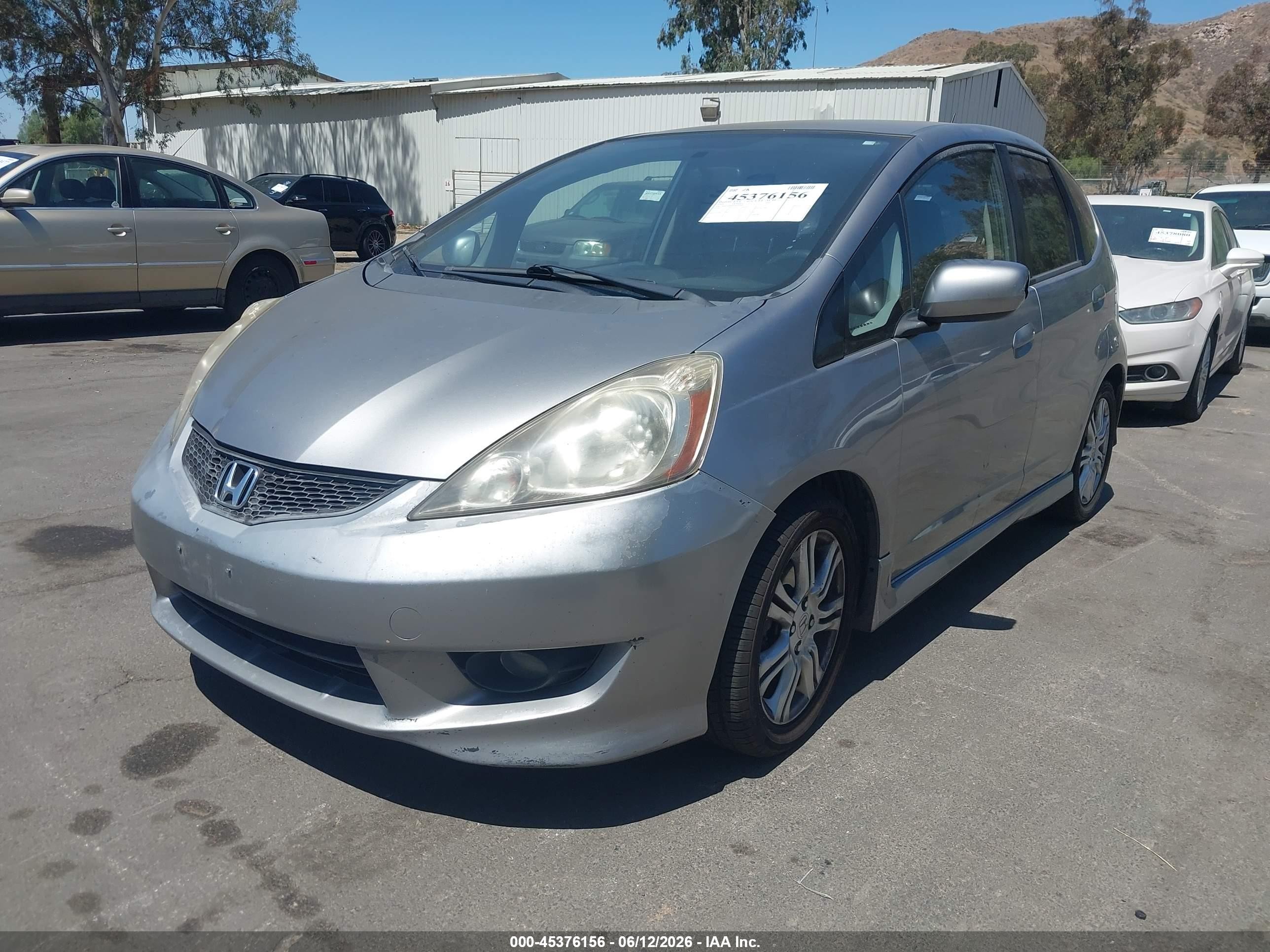 2009 Honda Fit Sport Silver vin: JHMGE886X9S020599
