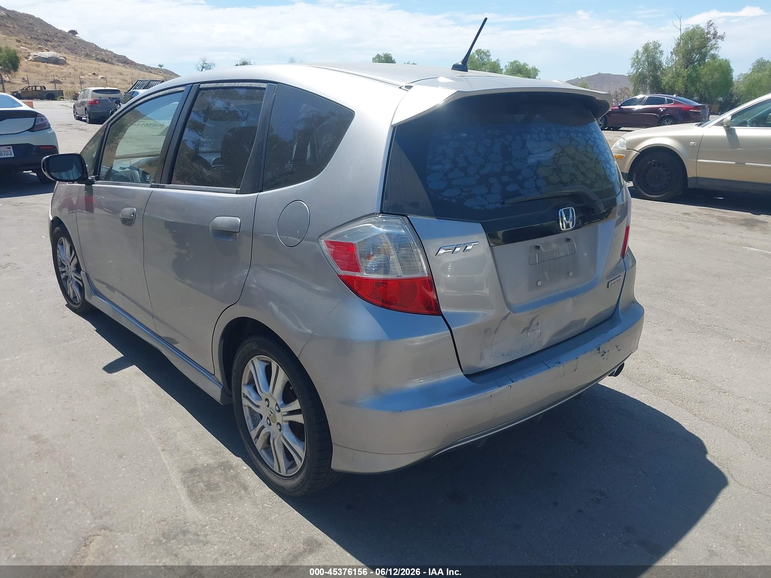 2009 Honda Fit Sport Silver vin: JHMGE886X9S020599
