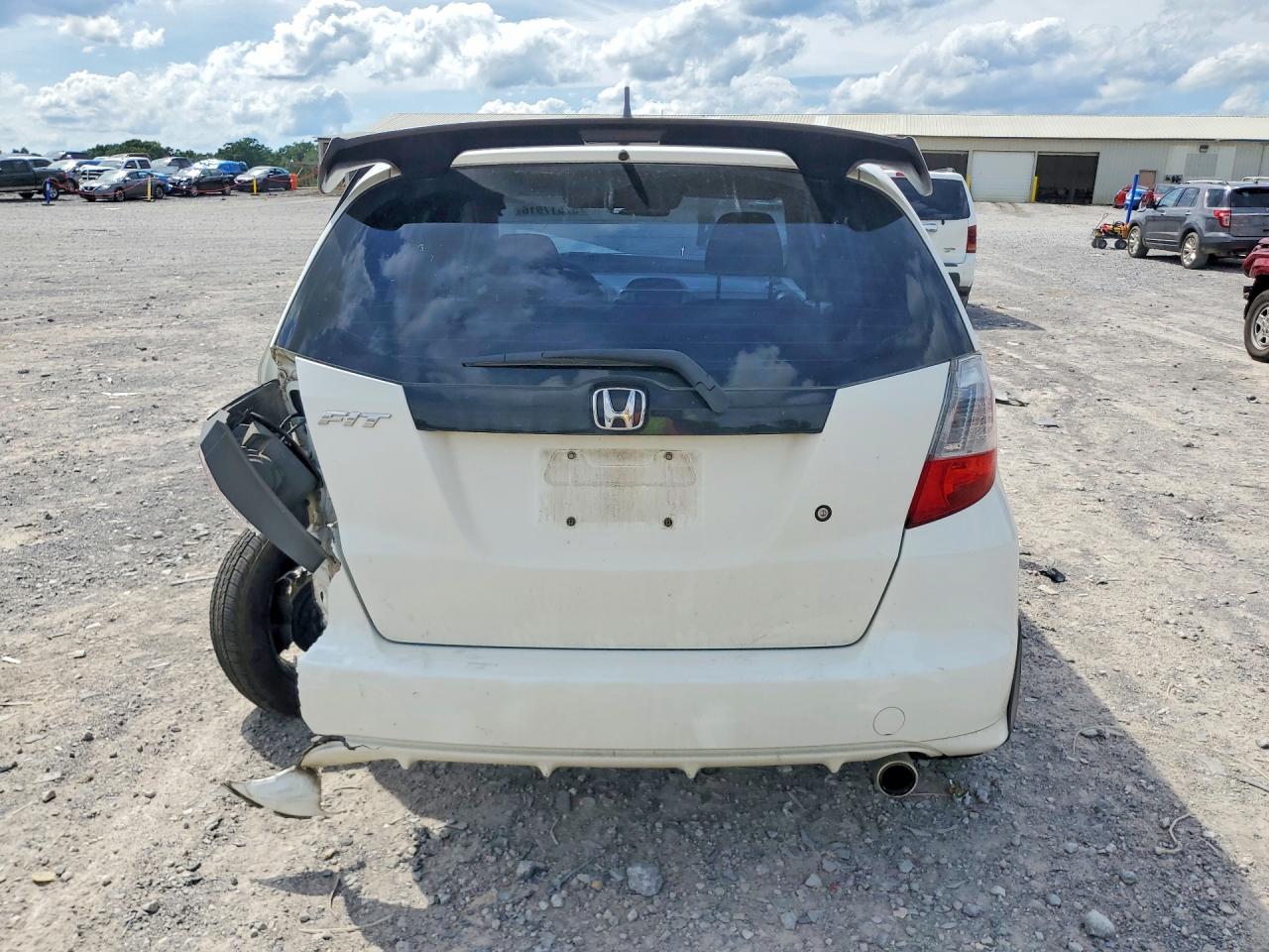 2010 Honda Fit White vin: JHMGE8G29AS000041
