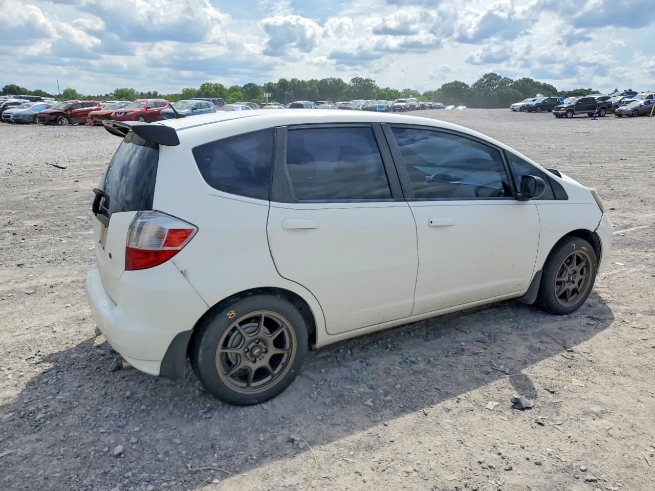 2010 Honda Fit White vin: JHMGE8G29AS000041