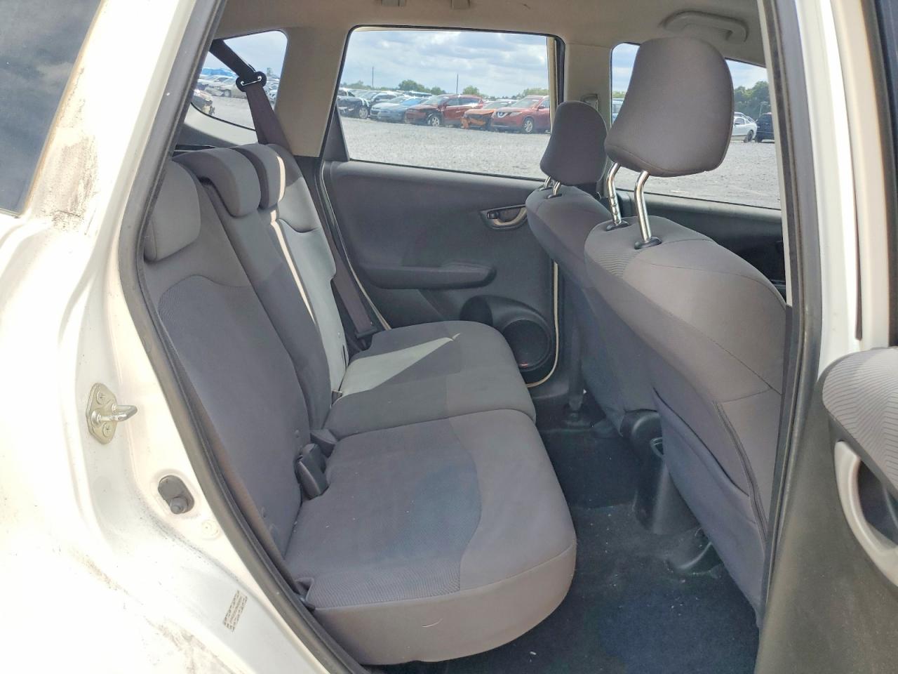 2010 Honda Fit White vin: JHMGE8G29AS000041