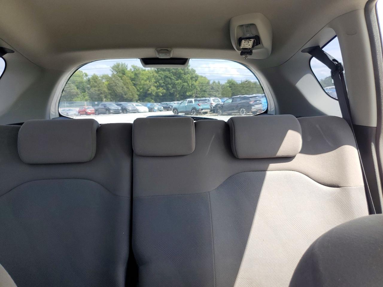 2010 Honda Fit White vin: JHMGE8G29AS000041