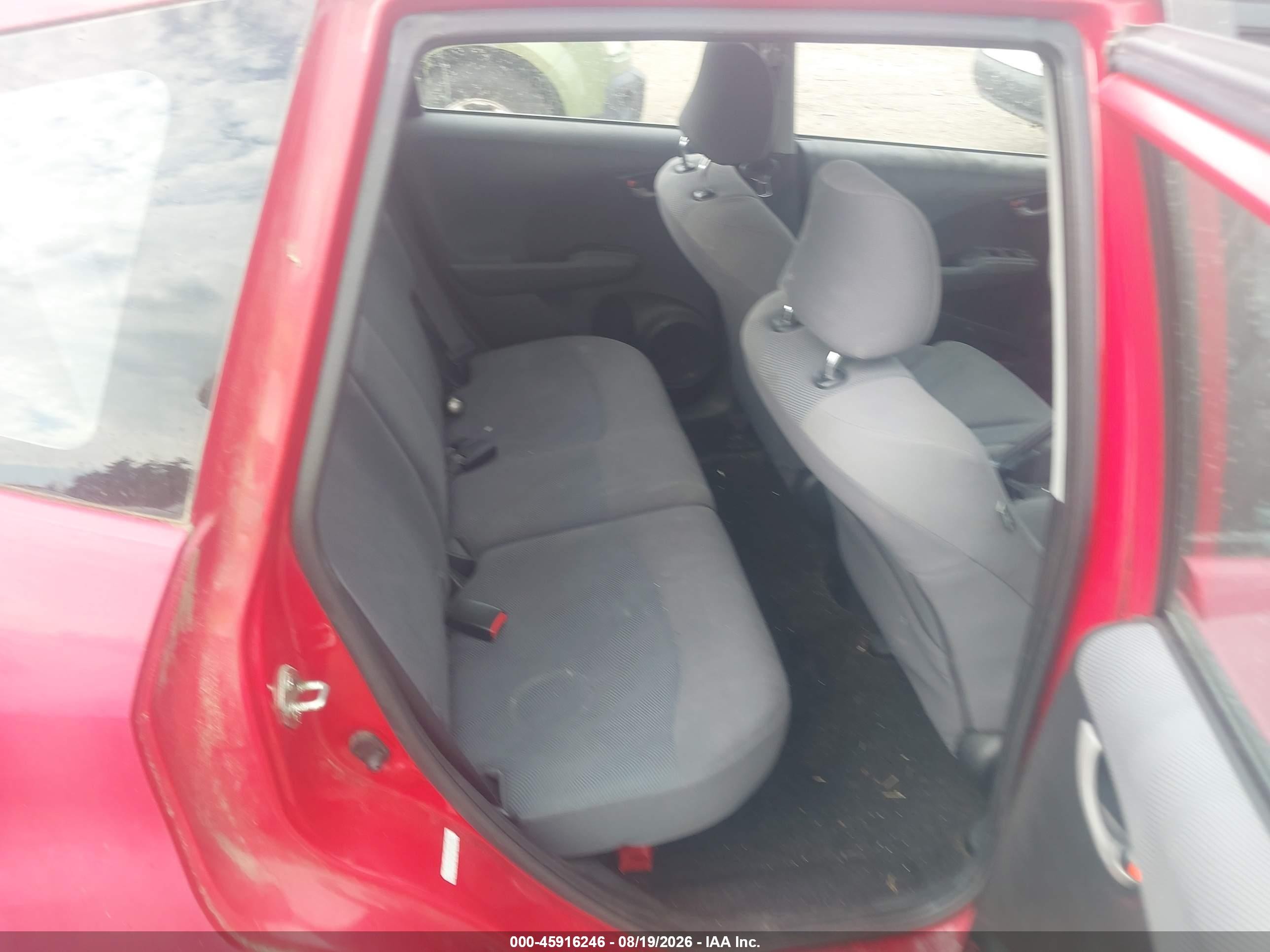 2010 Honda Fit   Red vin: JHMGE8G29AS002680