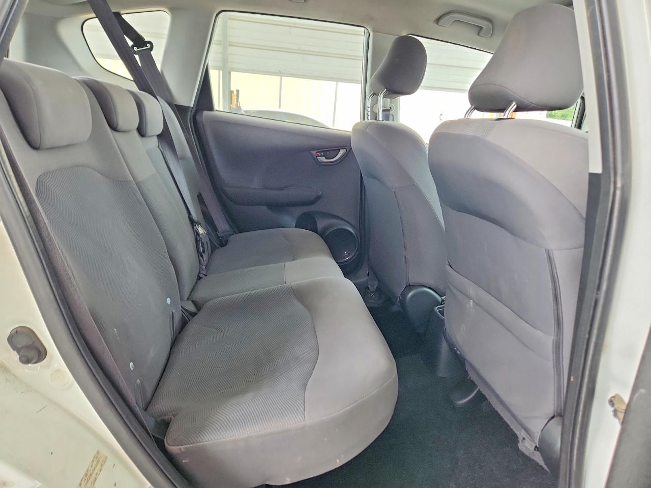 2010 Honda Fit Белый vin: JHMGE8G29AS005711