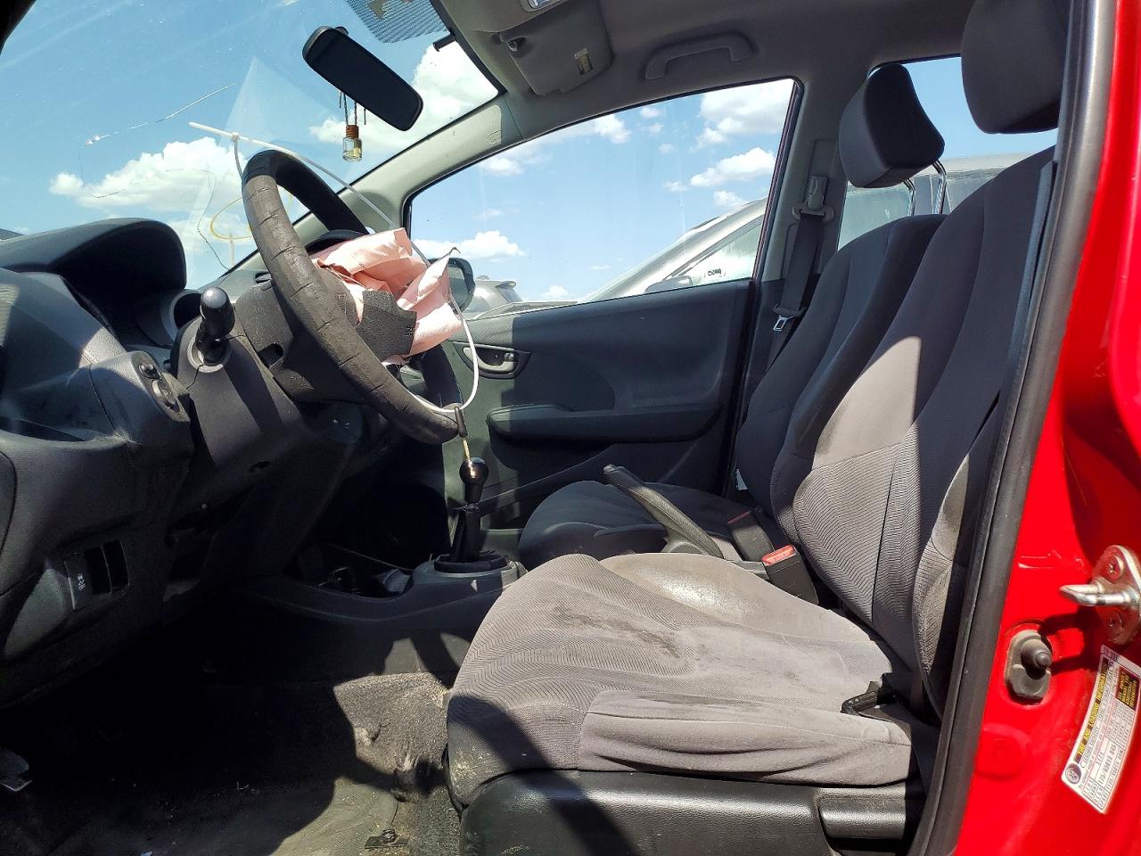 2011 Honda Fit Red vin: JHMGE8G31BC008722