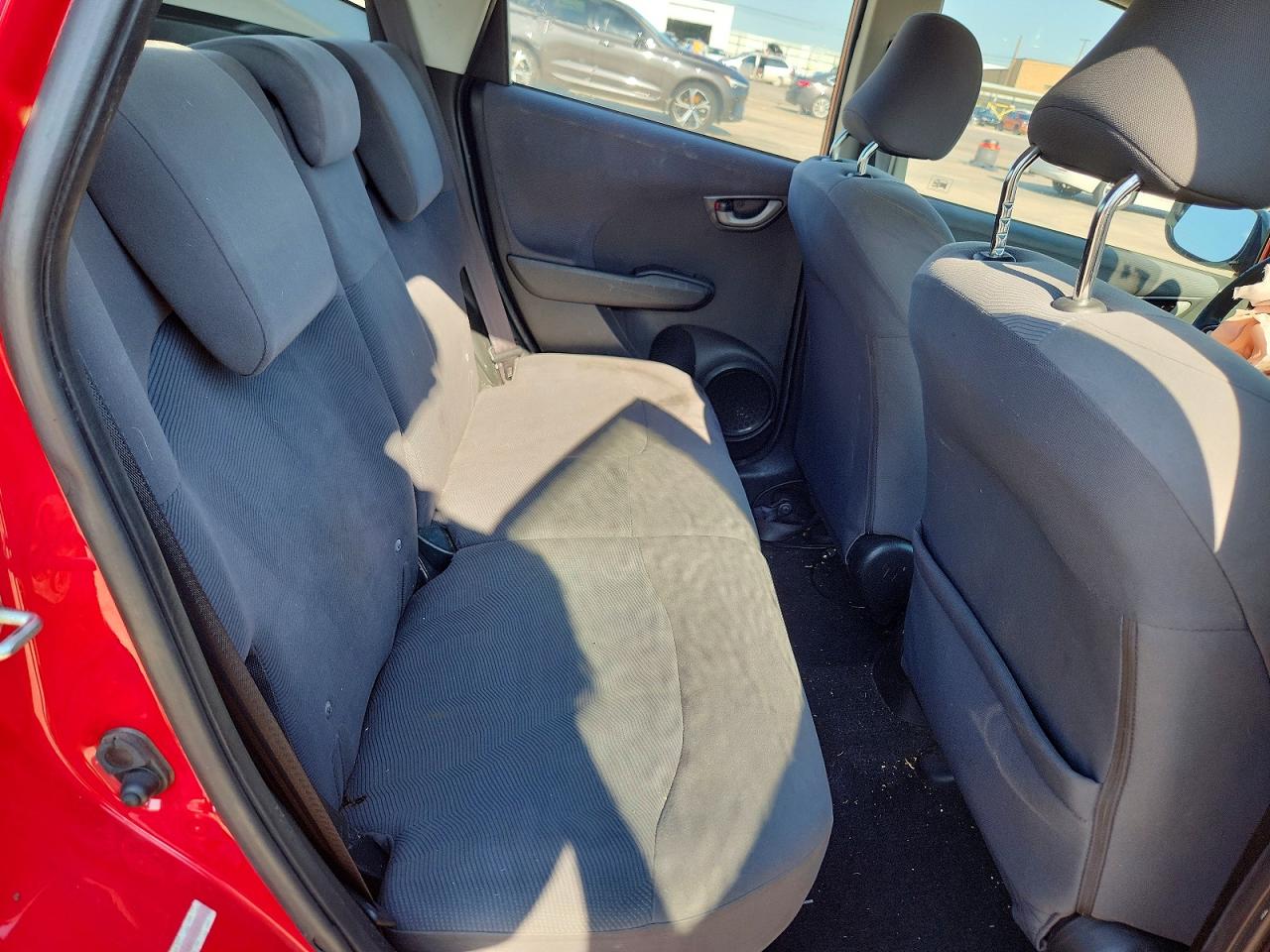 2011 Honda Fit Red vin: JHMGE8G31BC008722