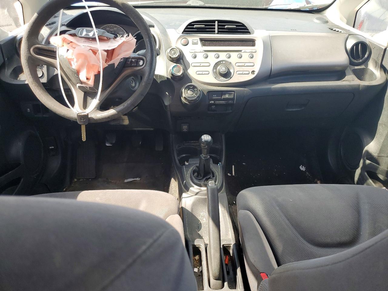 2011 Honda Fit Red vin: JHMGE8G31BC008722