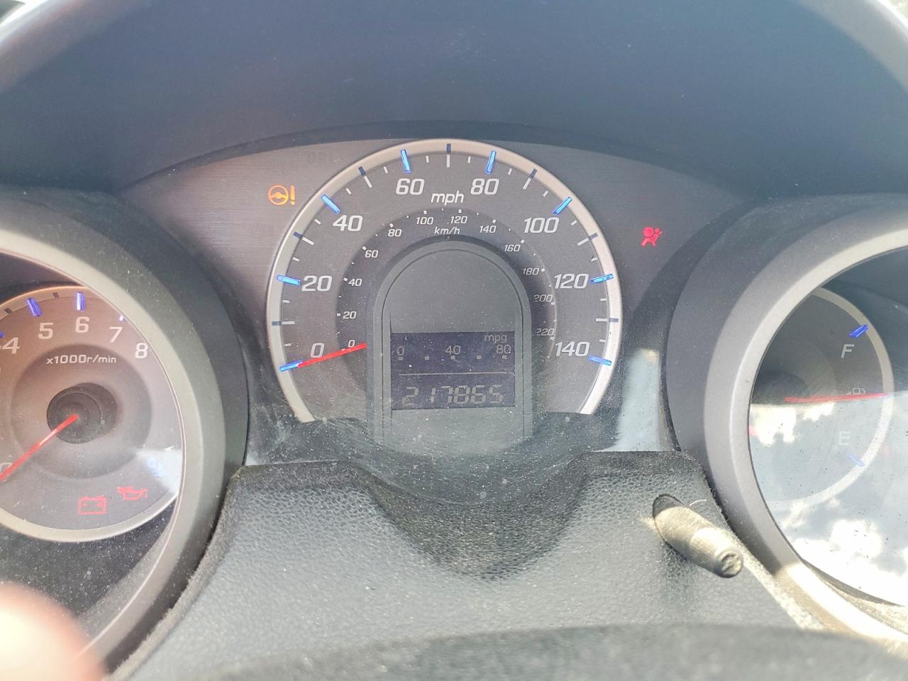 2011 Honda Fit Red vin: JHMGE8G31BC008722