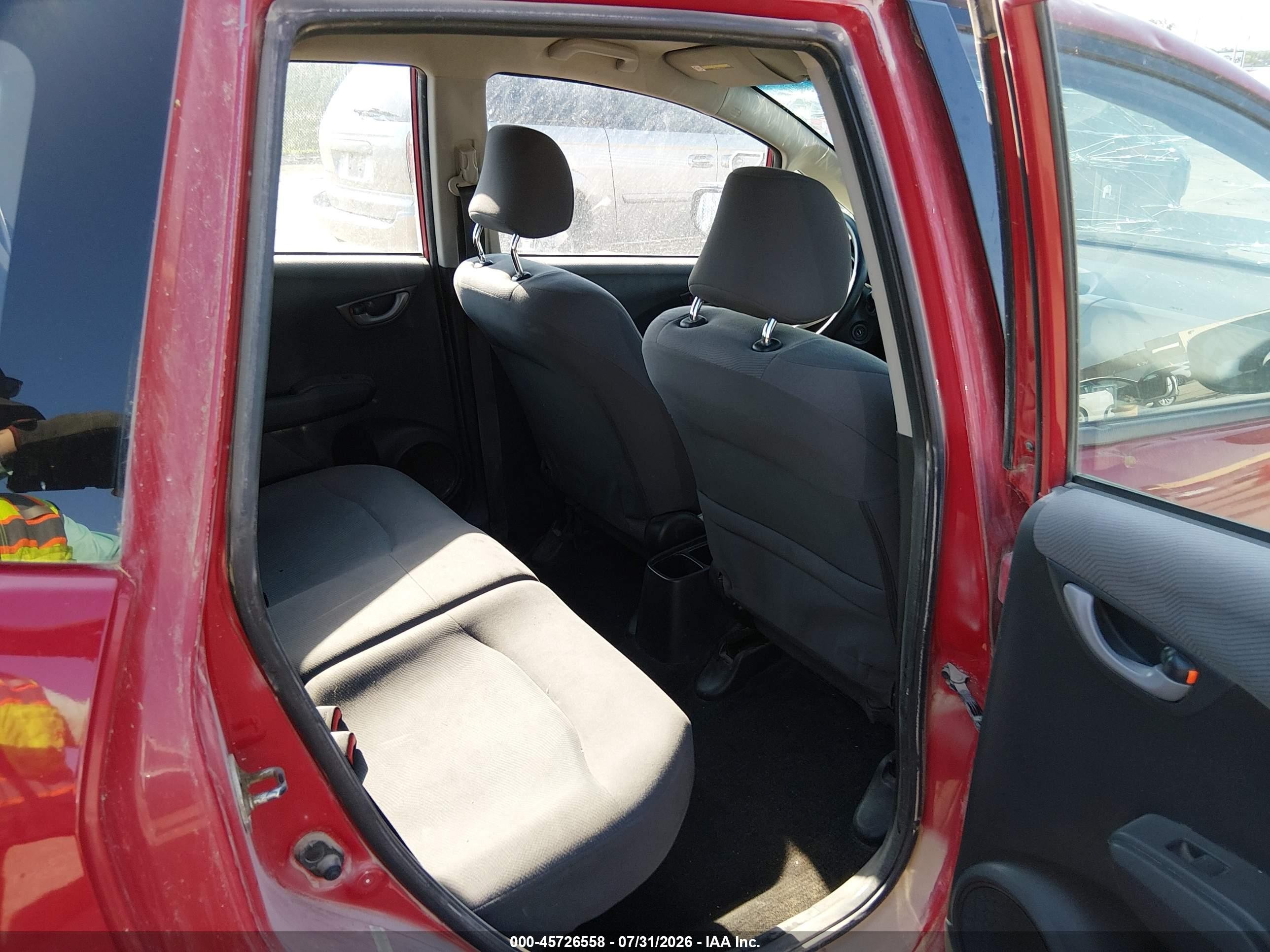 2013 Honda Fit   Red vin: JHMGE8G31DC056174