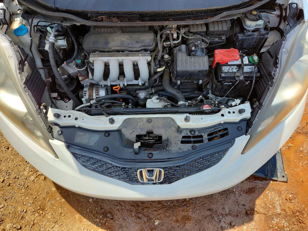 2013 Honda Fit White vin: JHMGE8G32DC015441