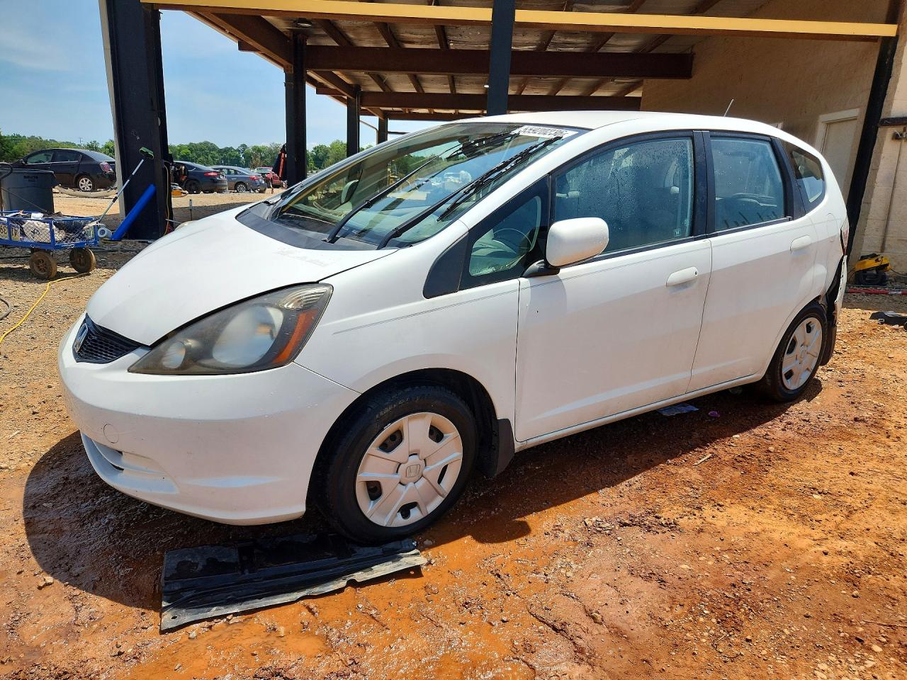 2013 Honda Fit White vin: JHMGE8G32DC015441