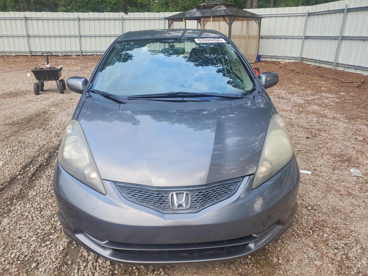 2013 Honda Fit Silver vin: JHMGE8G33DC047685