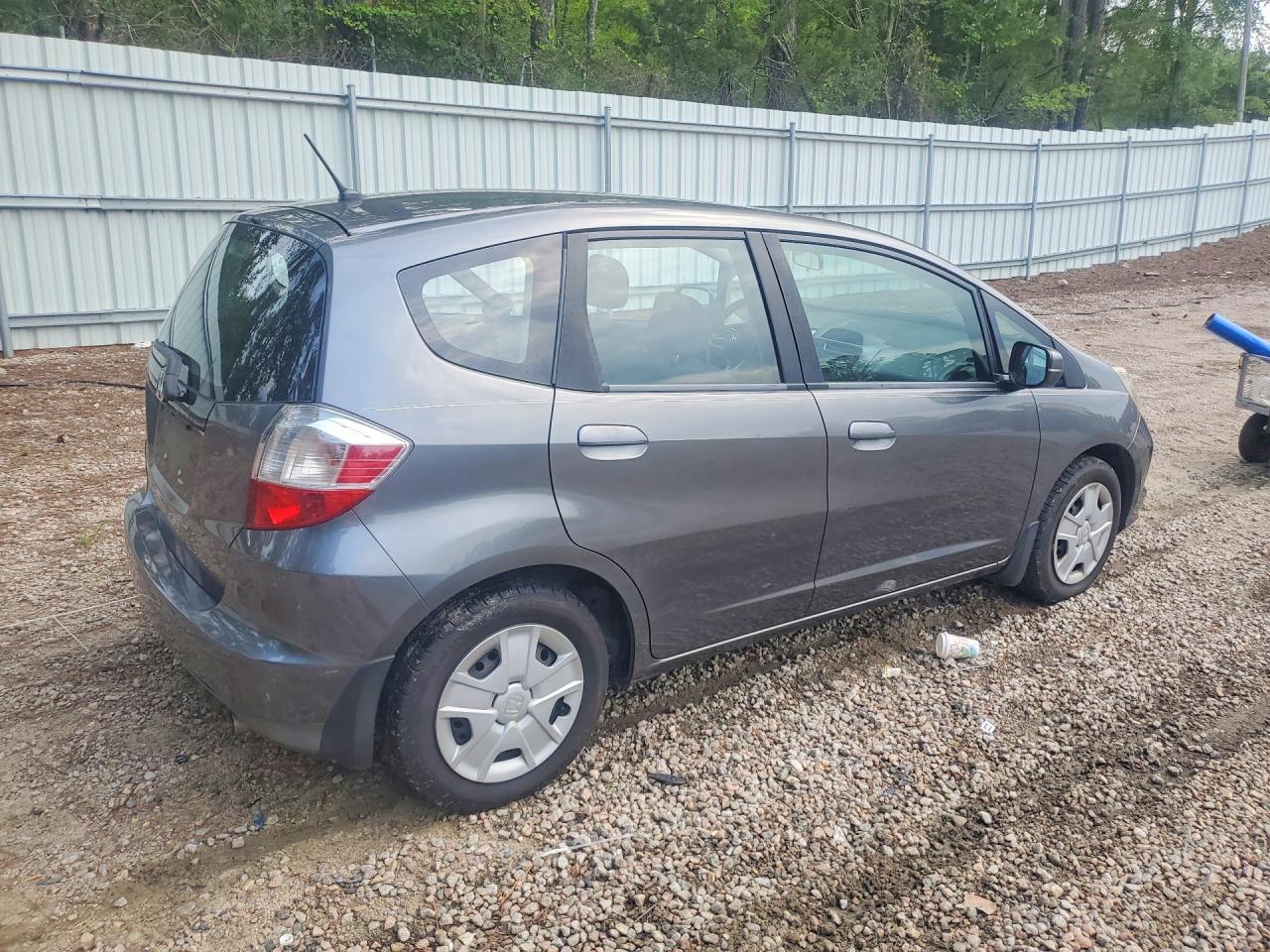 2013 Honda Fit Silver vin: JHMGE8G33DC047685