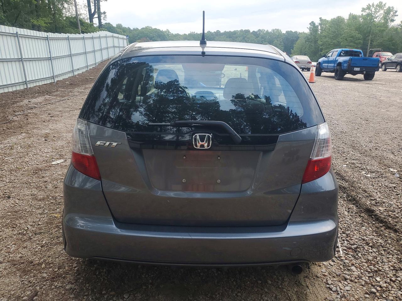 2013 Honda Fit Silver vin: JHMGE8G33DC047685
