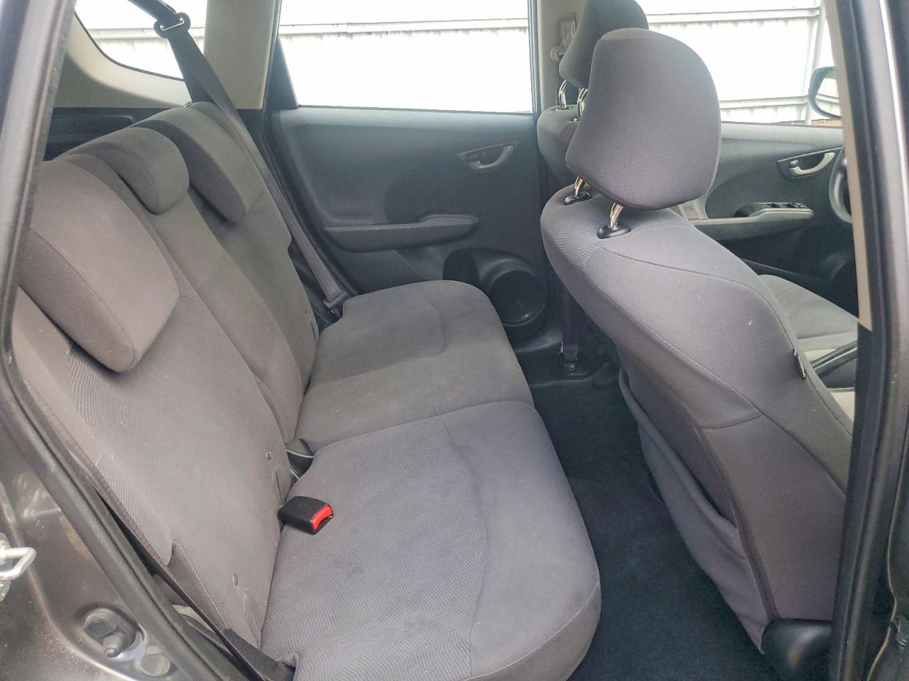 2013 Honda Fit Silver vin: JHMGE8G33DC047685