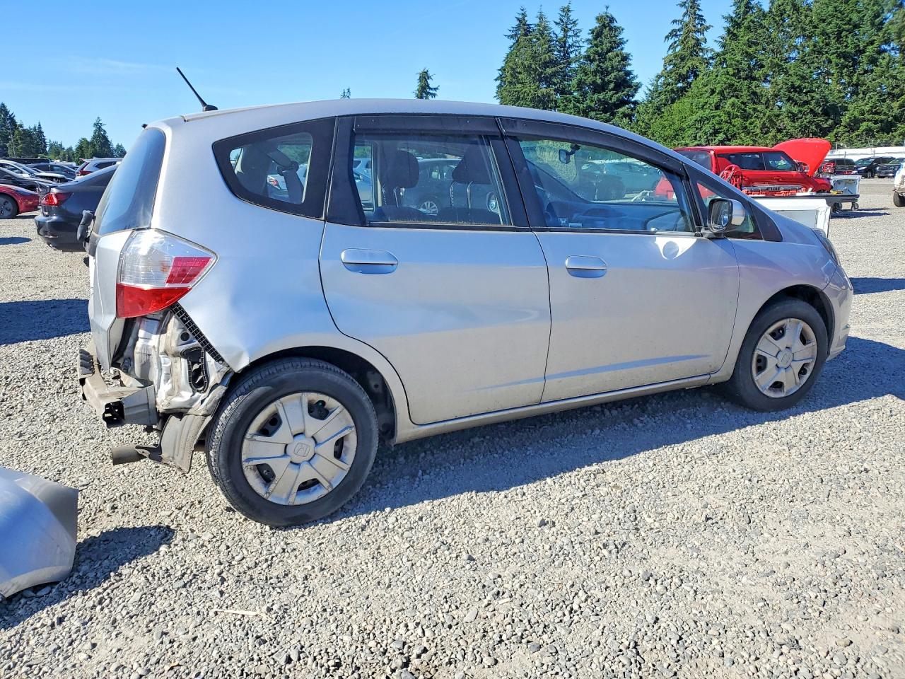 2013 Honda Fit Серебряный vin: JHMGE8G33DC078029