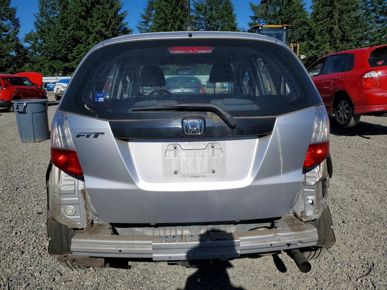 2013 Honda Fit Серебряный vin: JHMGE8G33DC078029