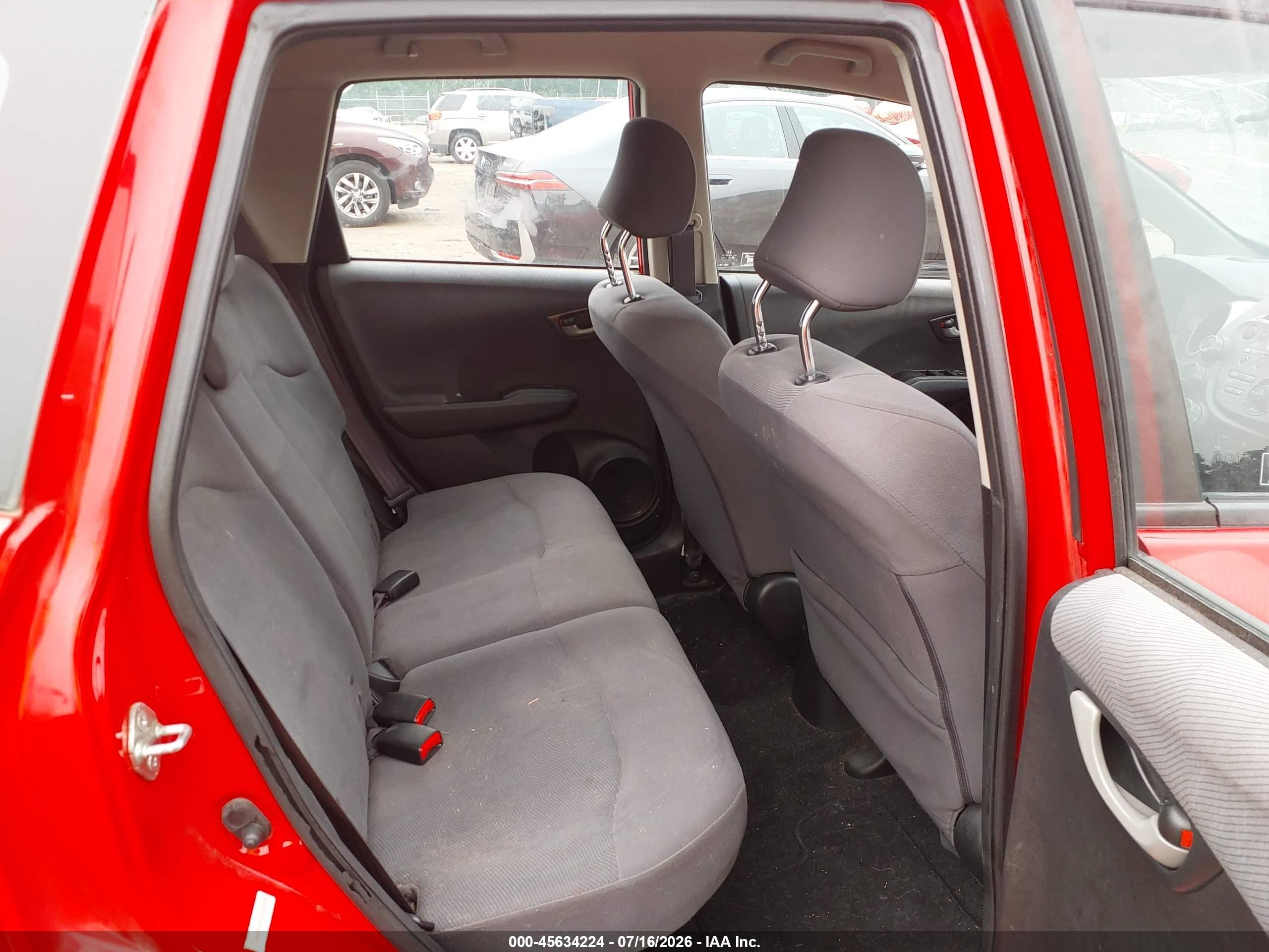 2012 Honda Fit   Red vin: JHMGE8G35CC035939