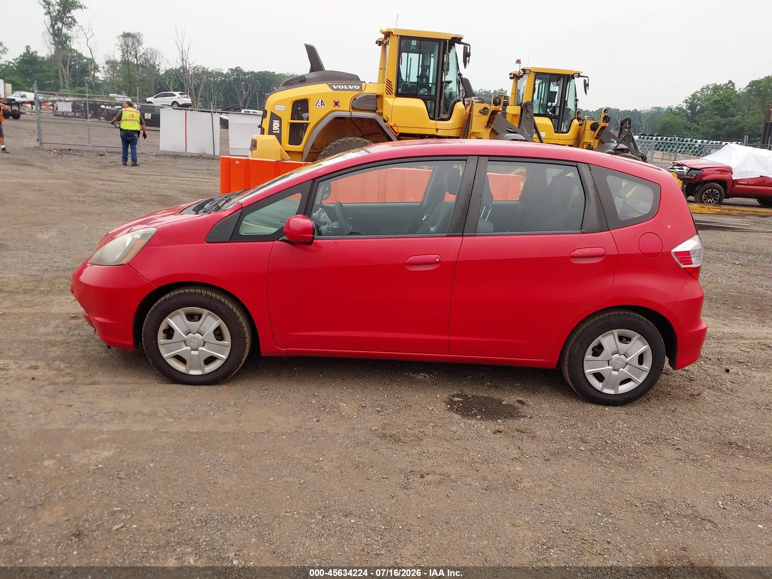 2012 Honda Fit   Red vin: JHMGE8G35CC035939