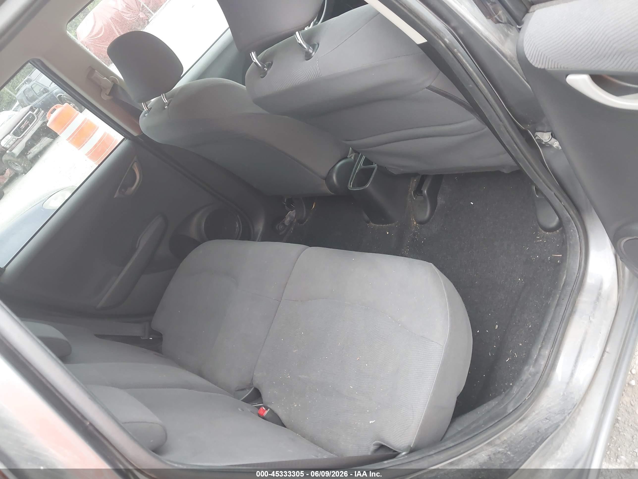 2013 Honda Fit Gray vin: JHMGE8G35DC048739