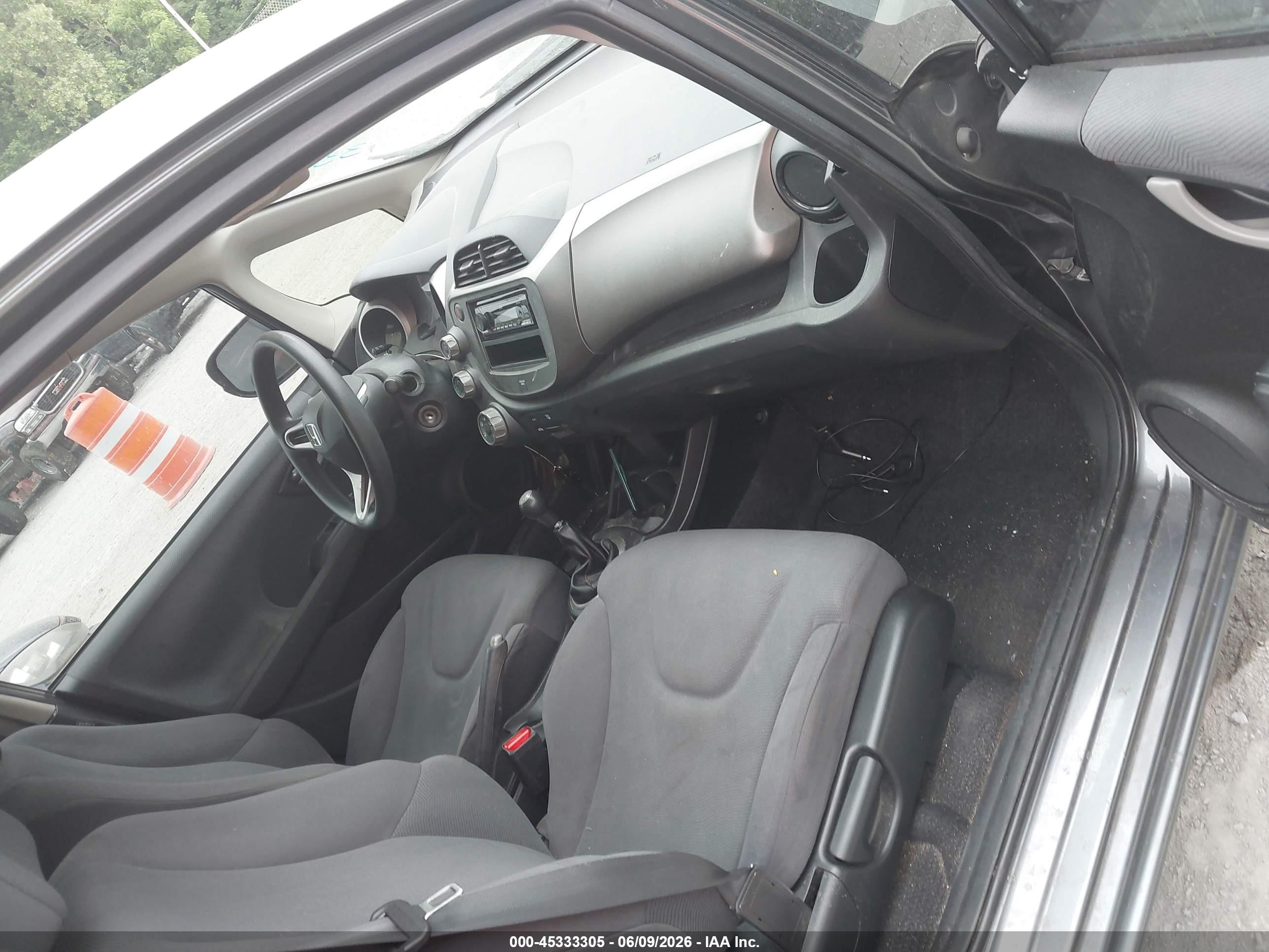 2013 Honda Fit Gray vin: JHMGE8G35DC048739